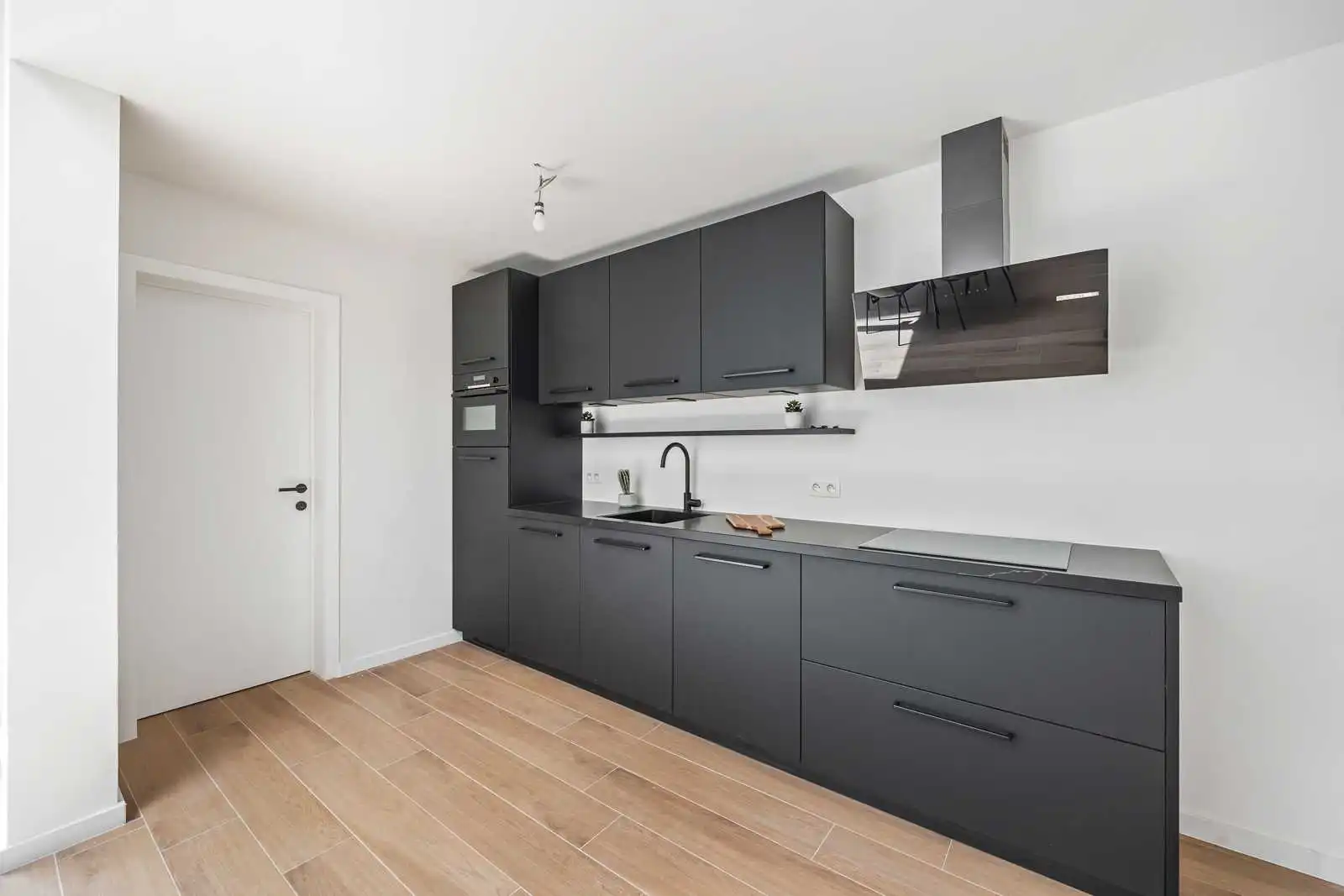 instapklaar gelijkvloersappartement met tuin (1slpk) foto 6