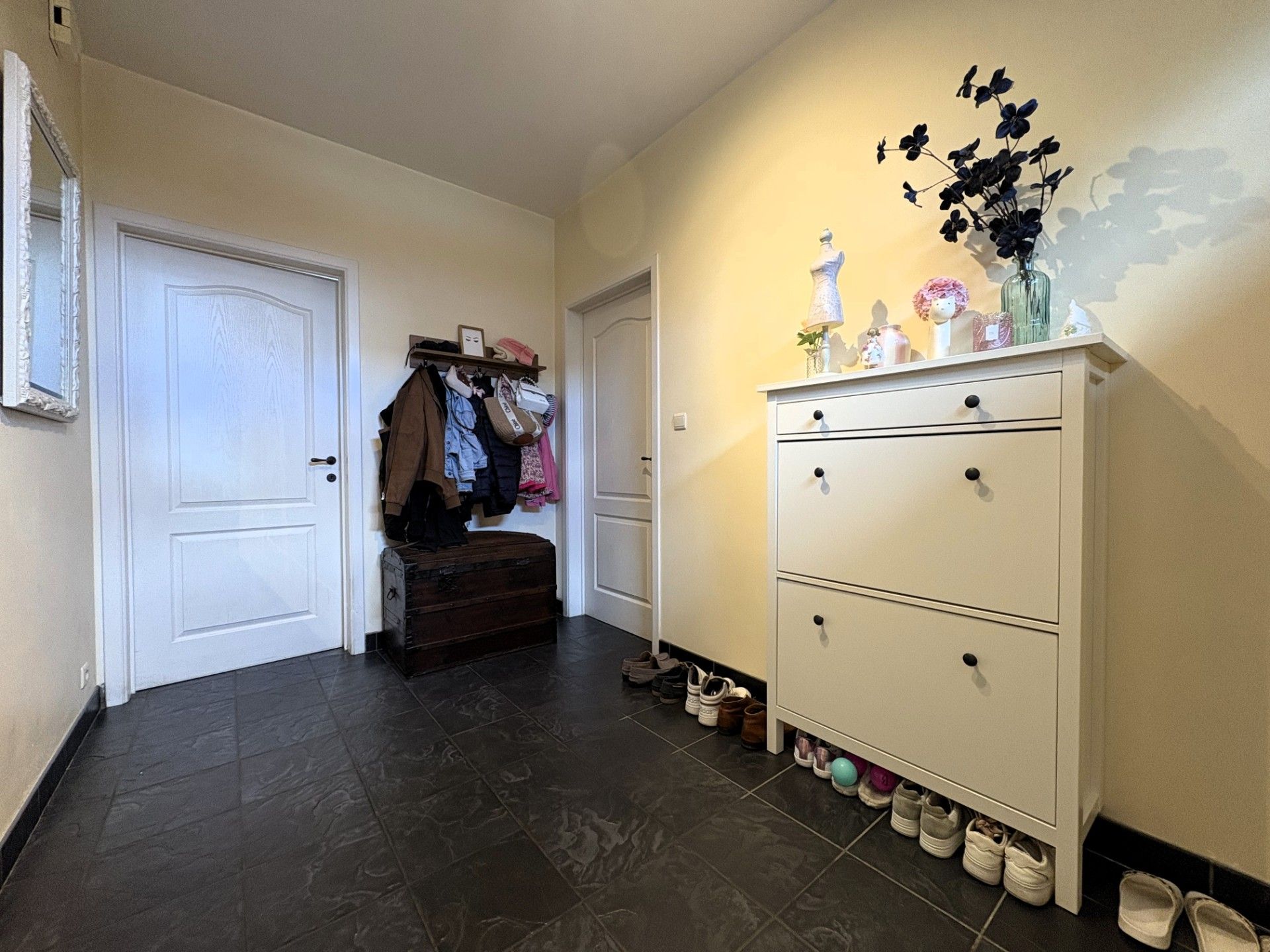 Rustig gelegen, alleenstaande woning met prachtige tuin foto 5