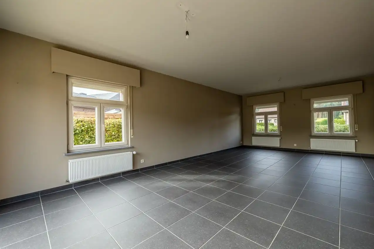 Instapklare, verrassend ruimle woning in landelijke omgeving foto 12