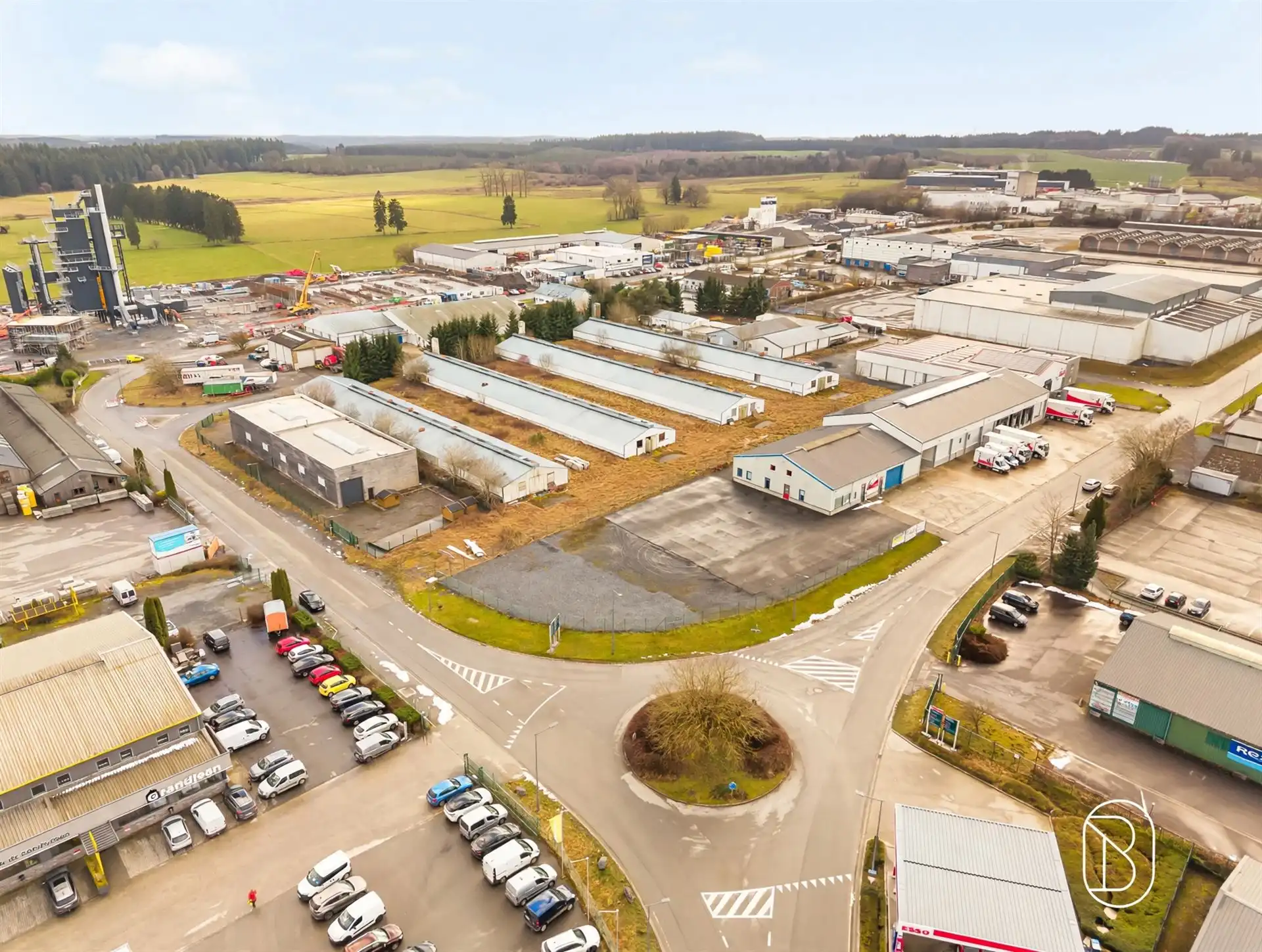 Industriegrond van 10.647m² met potentieel in Bastogne foto 2