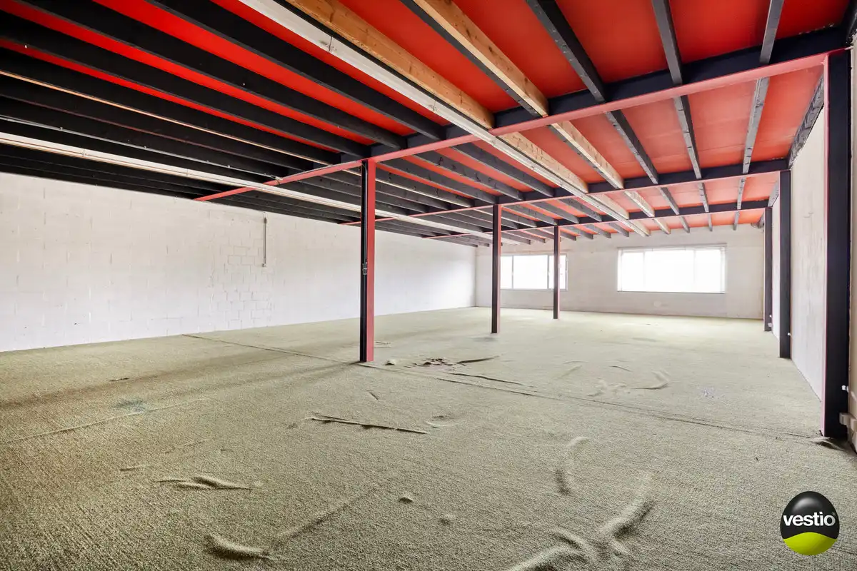 HANDELSPAND MET WOONST TE HOESELT NABIJ CENTRUM EN E313. foto 7