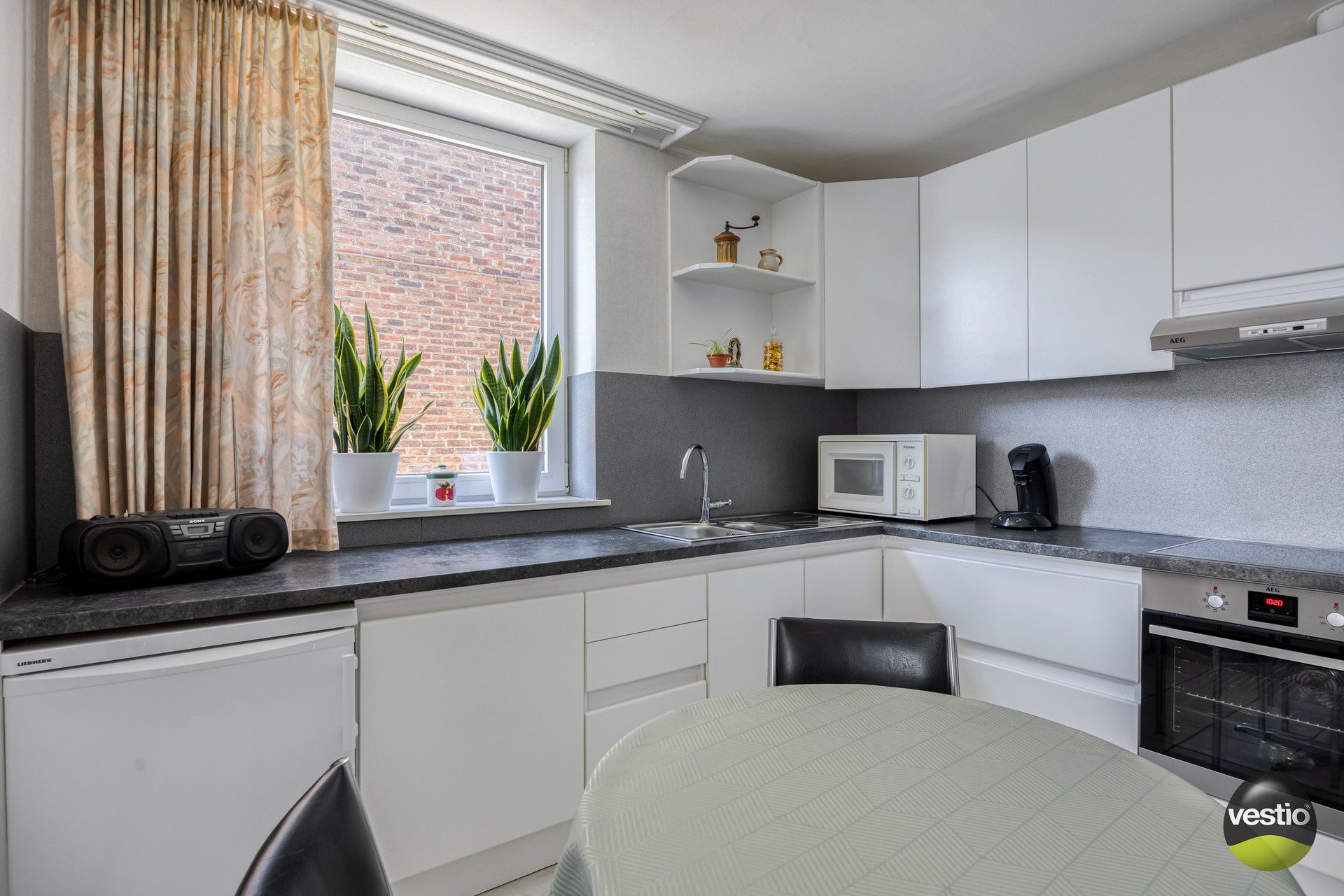 Unieke eigendom met woning, 3 appartementen, weilanden en schuren foto 17