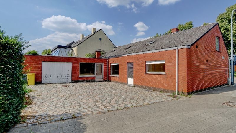 Te renoveren woning in het centrum op 6 are 87 ca foto 2
