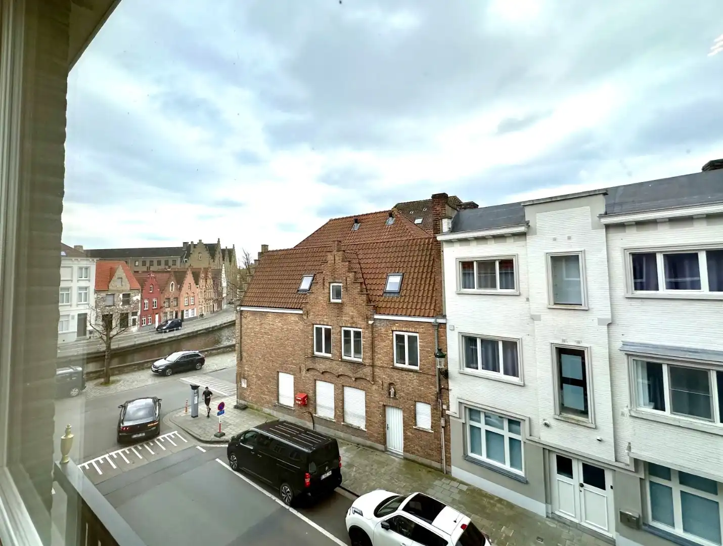 Lichtrijk appartement met twee slaapkamers foto 12