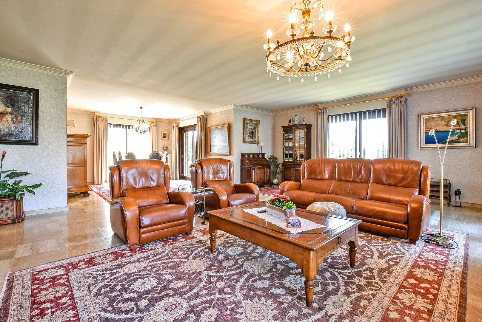 Ruime alleenstaande woning met grote tuin nabij centrum Diksmuide op 1681 m². foto 8
