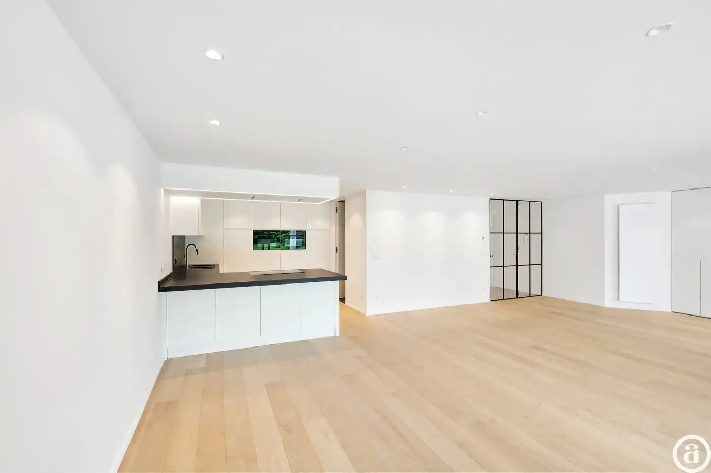Zonovergoten tuin appartement met groot terras en prachtige tuin gelegen in het exclusieve domein Tennis Gardens. foto 9