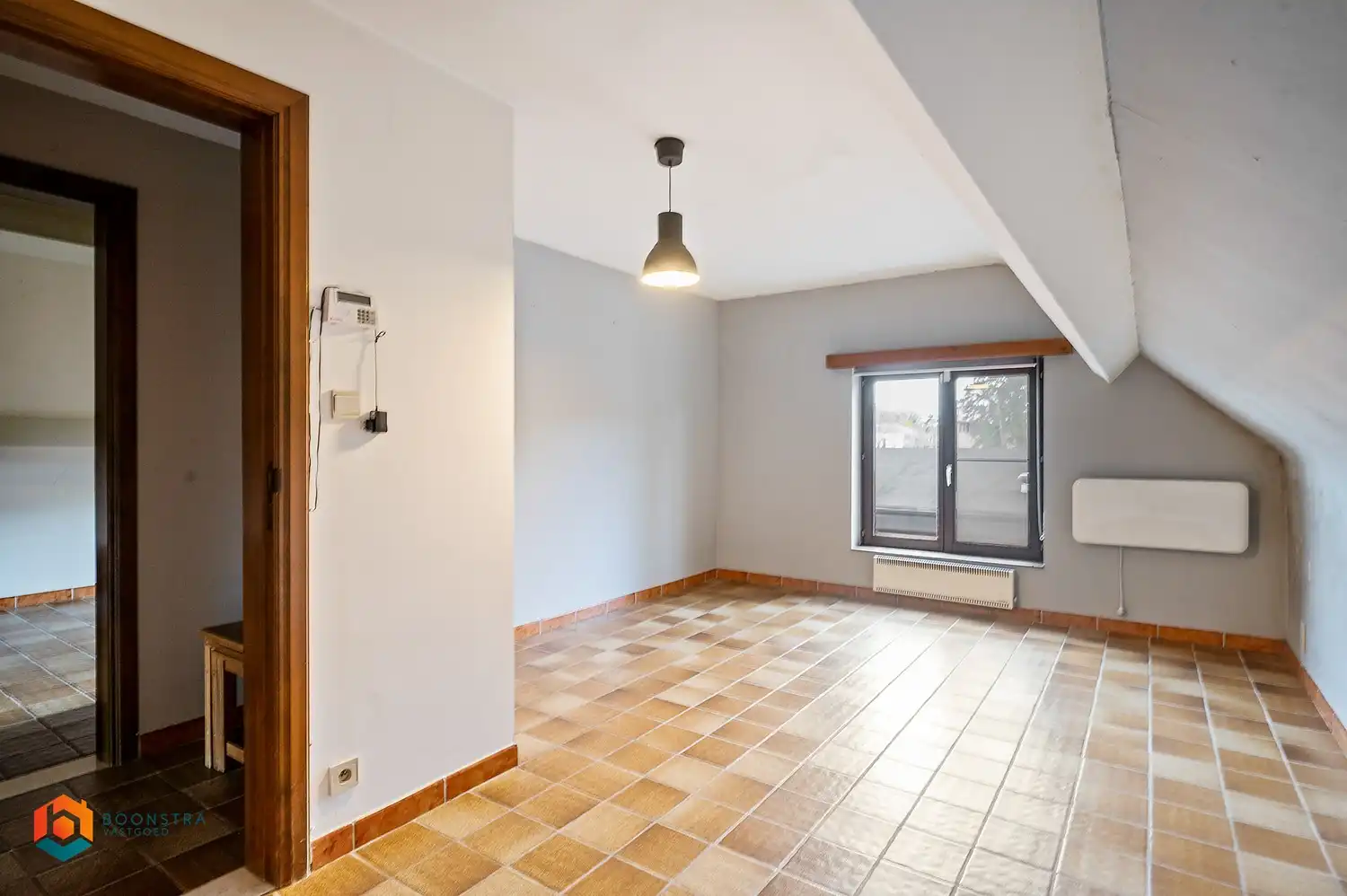 Te renoveren woning met 4 slpkrs en magazijn van 360m² op ruim perceel van 5730m² foto 21