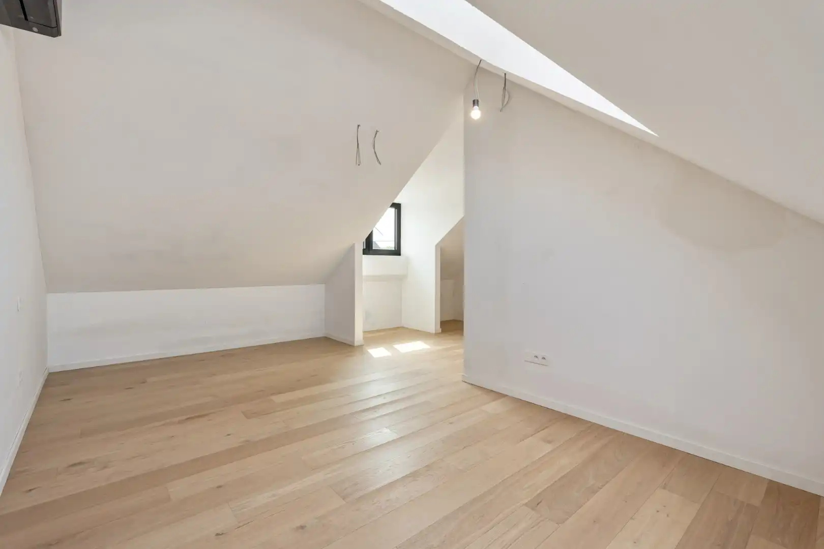 Exclusieve woning in volledig heropgebouwde hoeve op een perceel van 4a33ca!  foto 20
