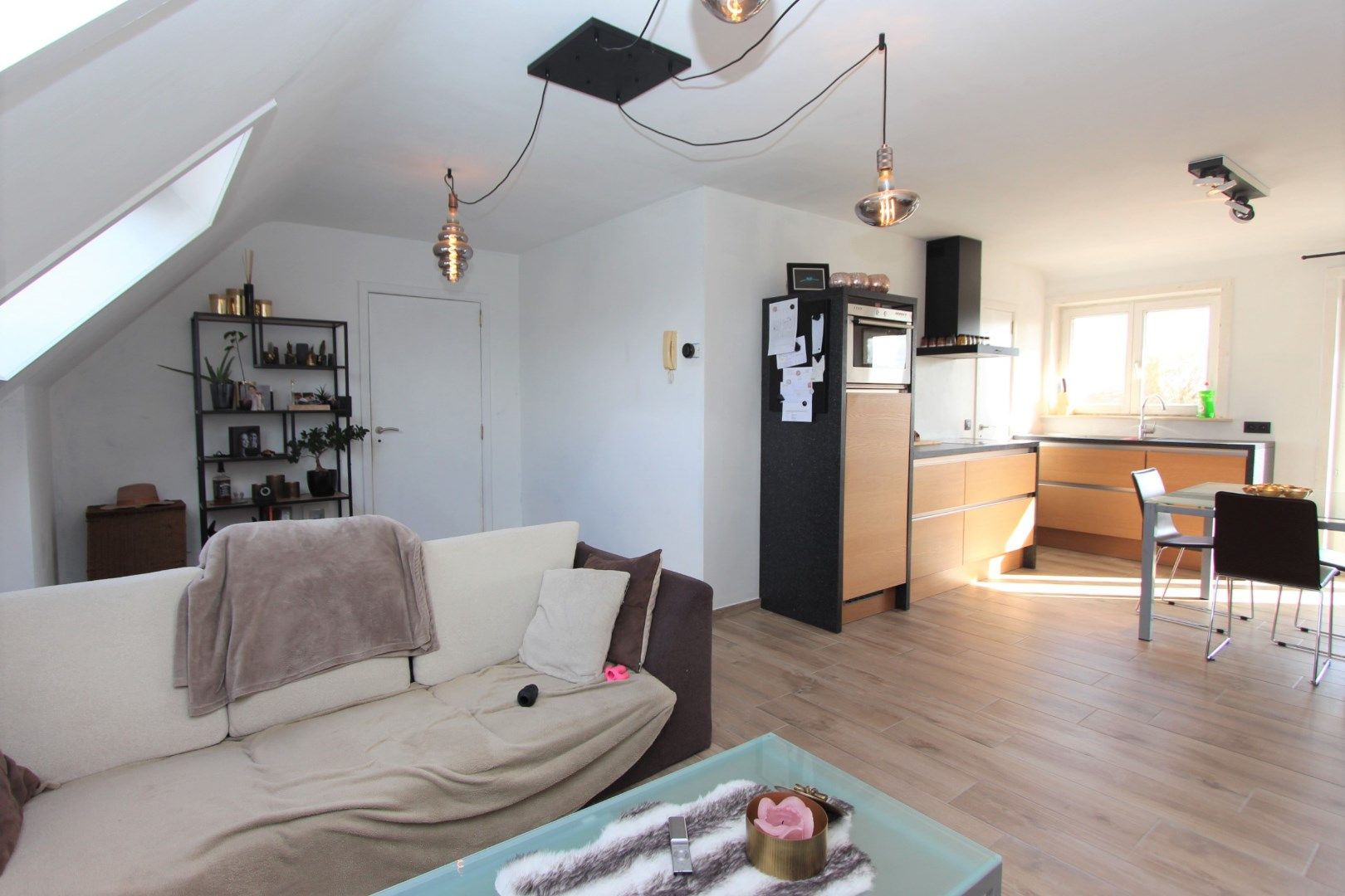 GERENOVEERD DAKAPPARTEMENT MET MOGELIJKHEID TOT GARAGE foto 2