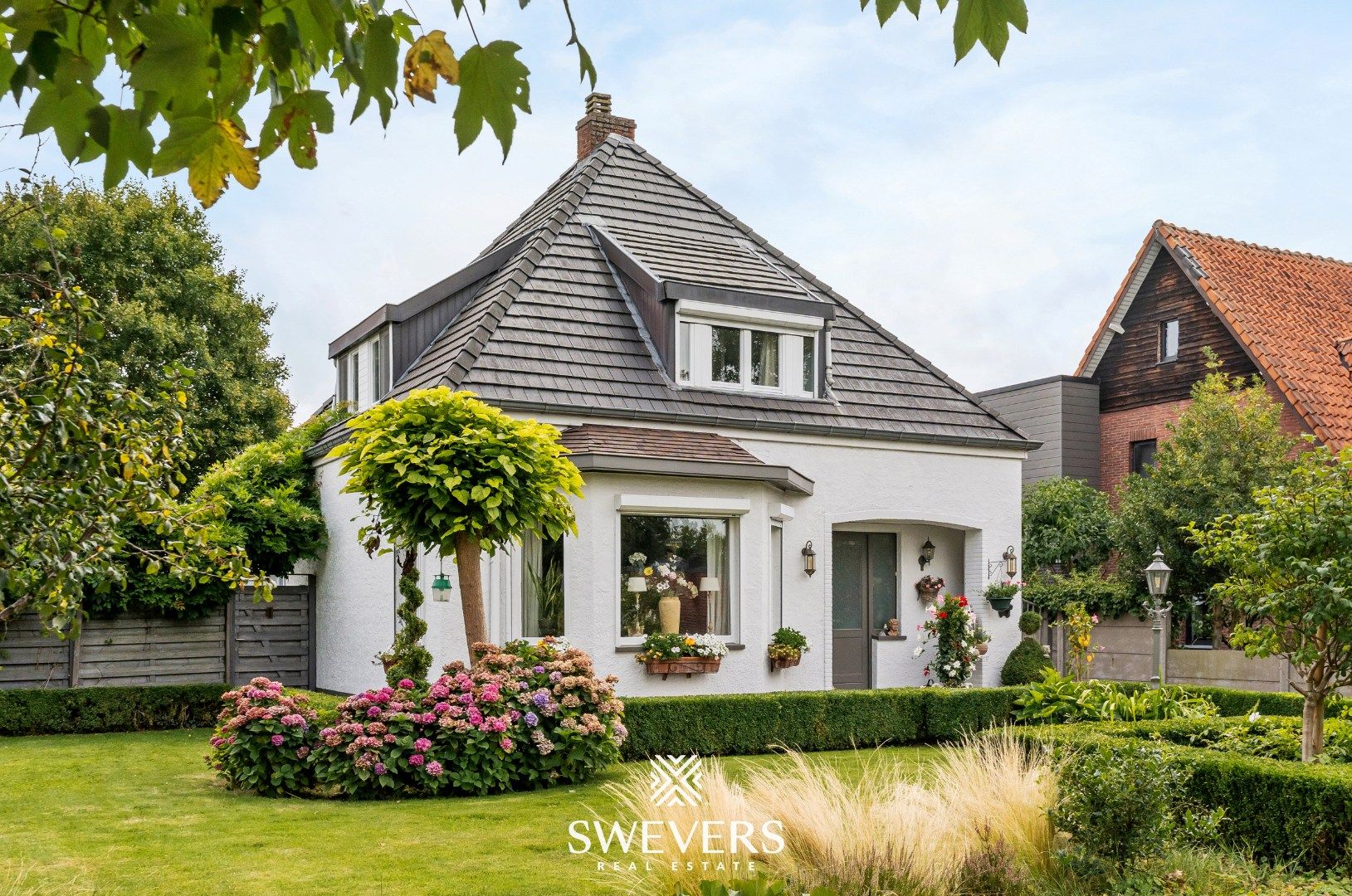 Karaktervolle woning met prachtige veranda te Leopoldsburg foto {{pictureIndex}}