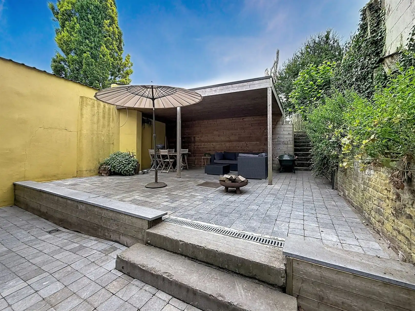 Ruime rijwoning met 5 slkps, inrichtbare zolder, tuin, 5a 47ca foto 4
