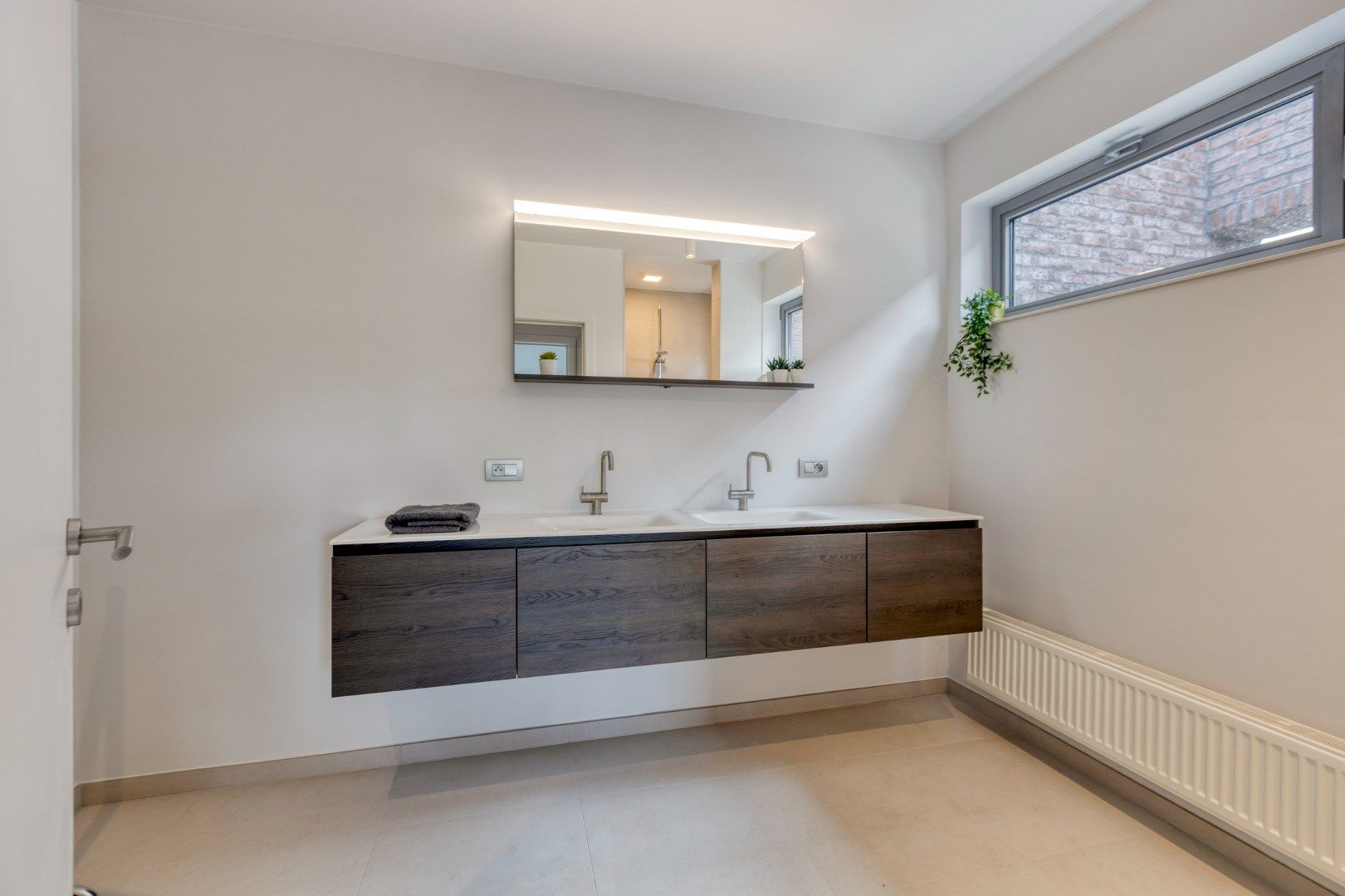 Moderne, instapklare gezinswoning met 3 slpks in een doodlopende straat te Mol-Donk !  foto 21
