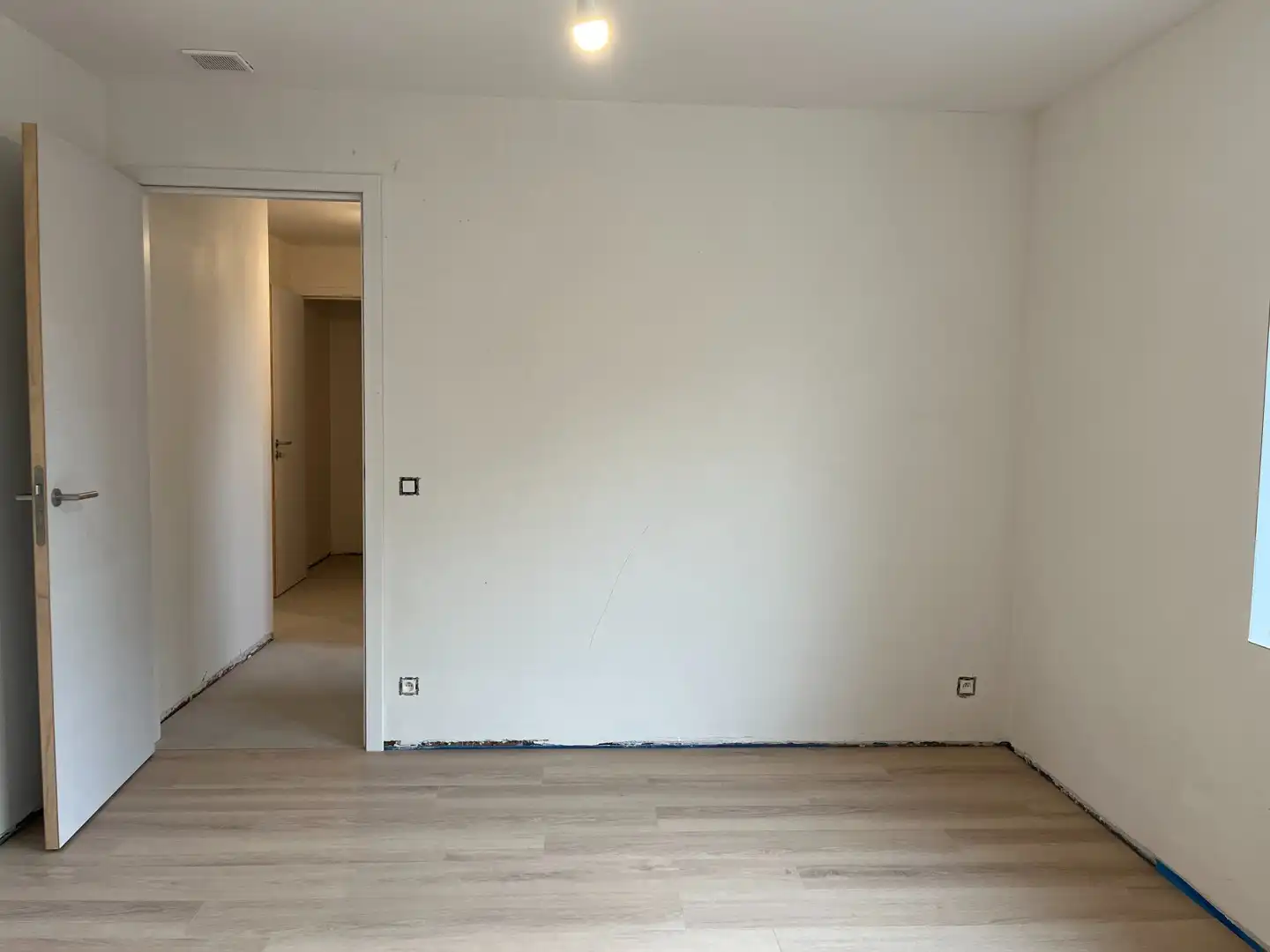 Modern en energiezuinig nieuwbouwappartement met terras. foto 9