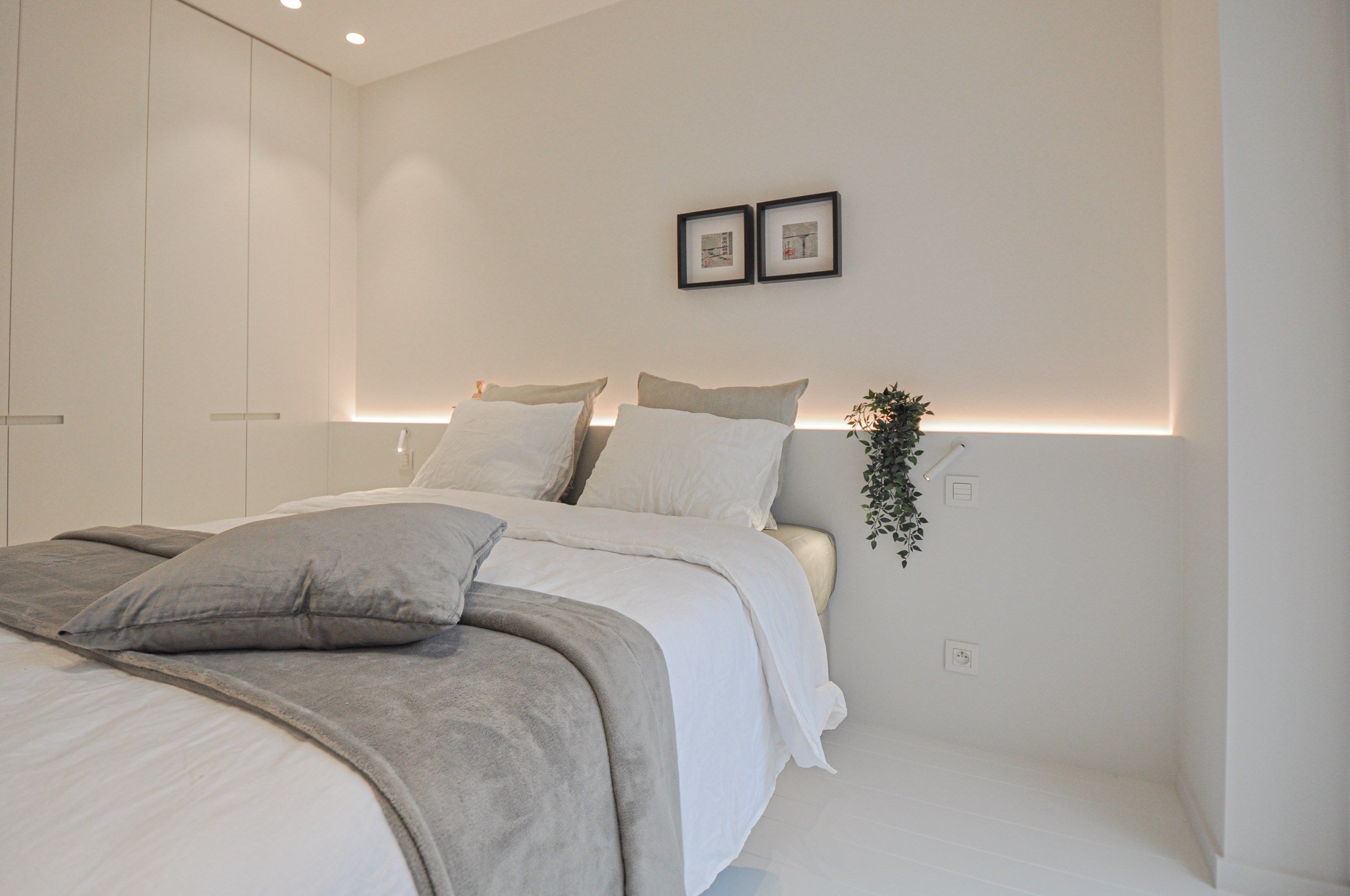 Volledig gerenoveerd appartement met een mooi zijdelings zeezicht gelegen in het Zoute. foto 10