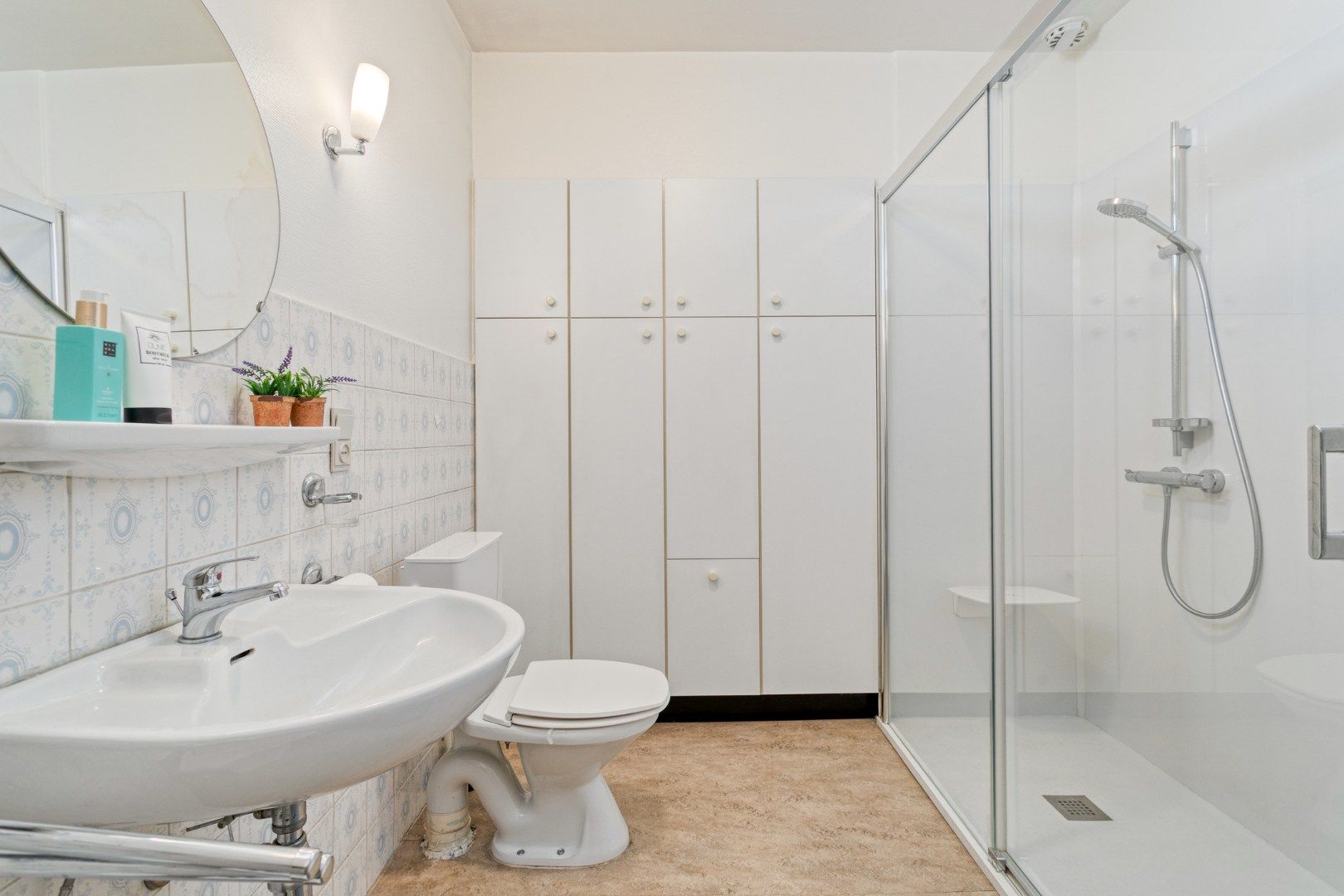 Mooi, uiterst lichtrijk appartement in het hart van Wevelgem! foto 14