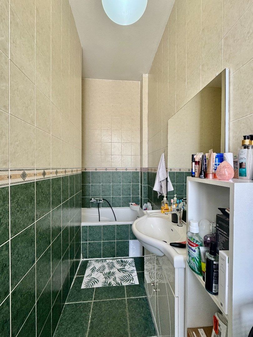 Licht en ruim 2-slaapkamerappartement te koop in Laken foto 22