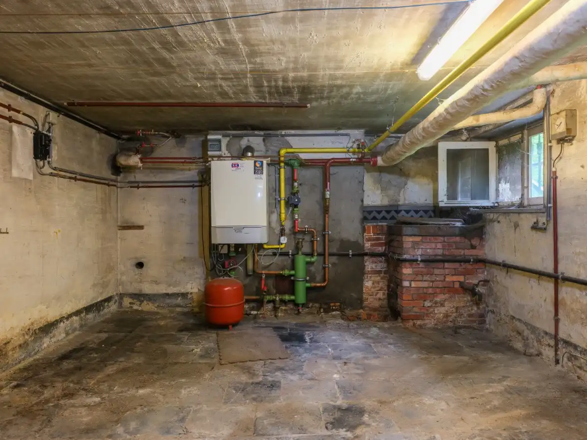 Izegem – Karaktervolle pastoriewoning met diepe tuin en tal van mogelijkheden foto 17