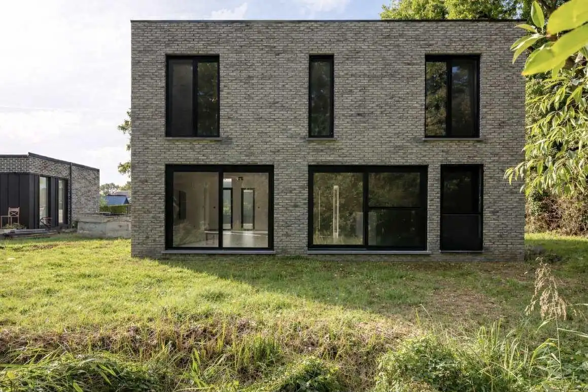 Nieuwe, energiezuinige open bebouwing in doodlopende straat. foto 5