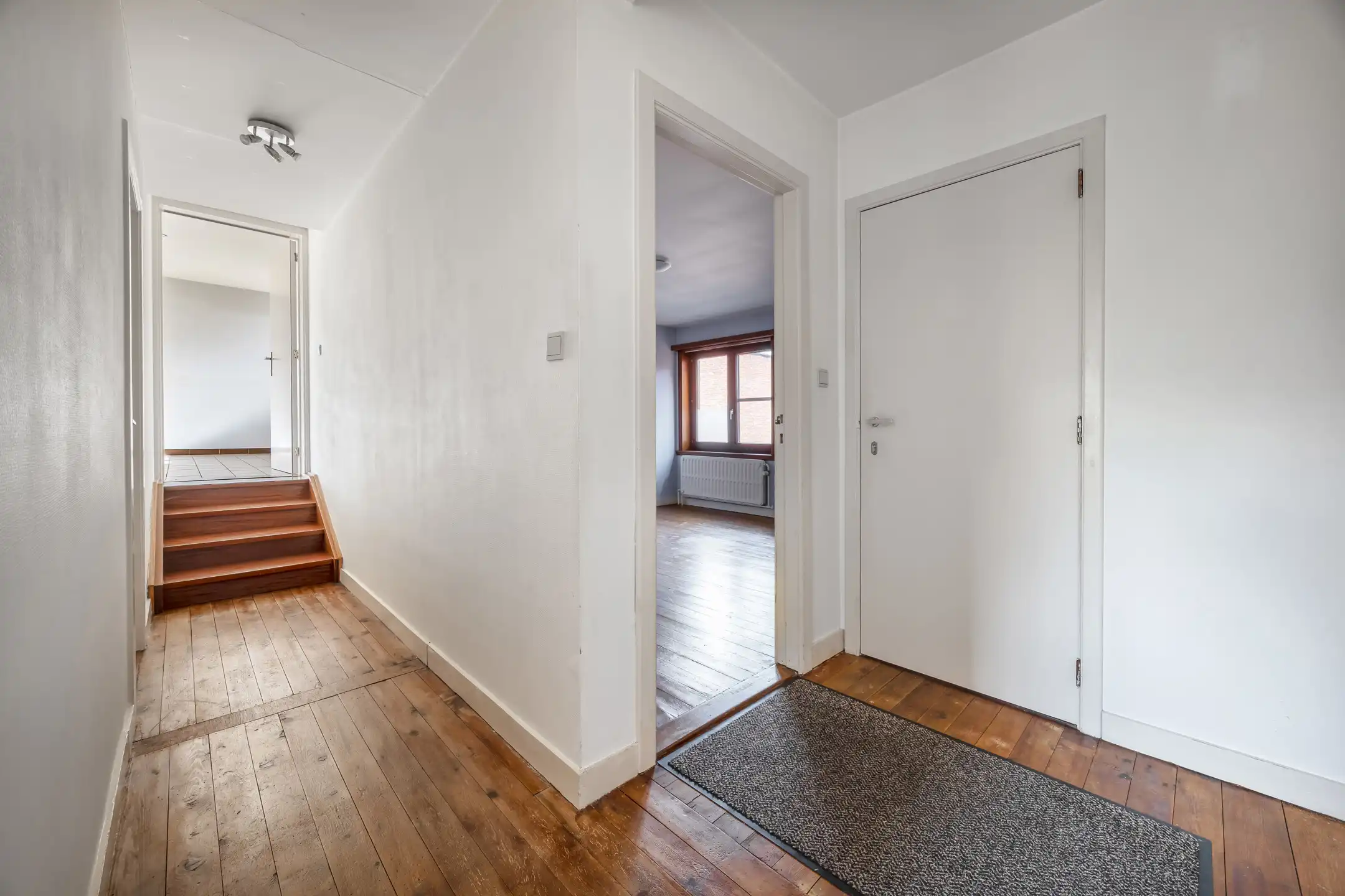 Handelshuis met magazijn op centrale ligging foto 5