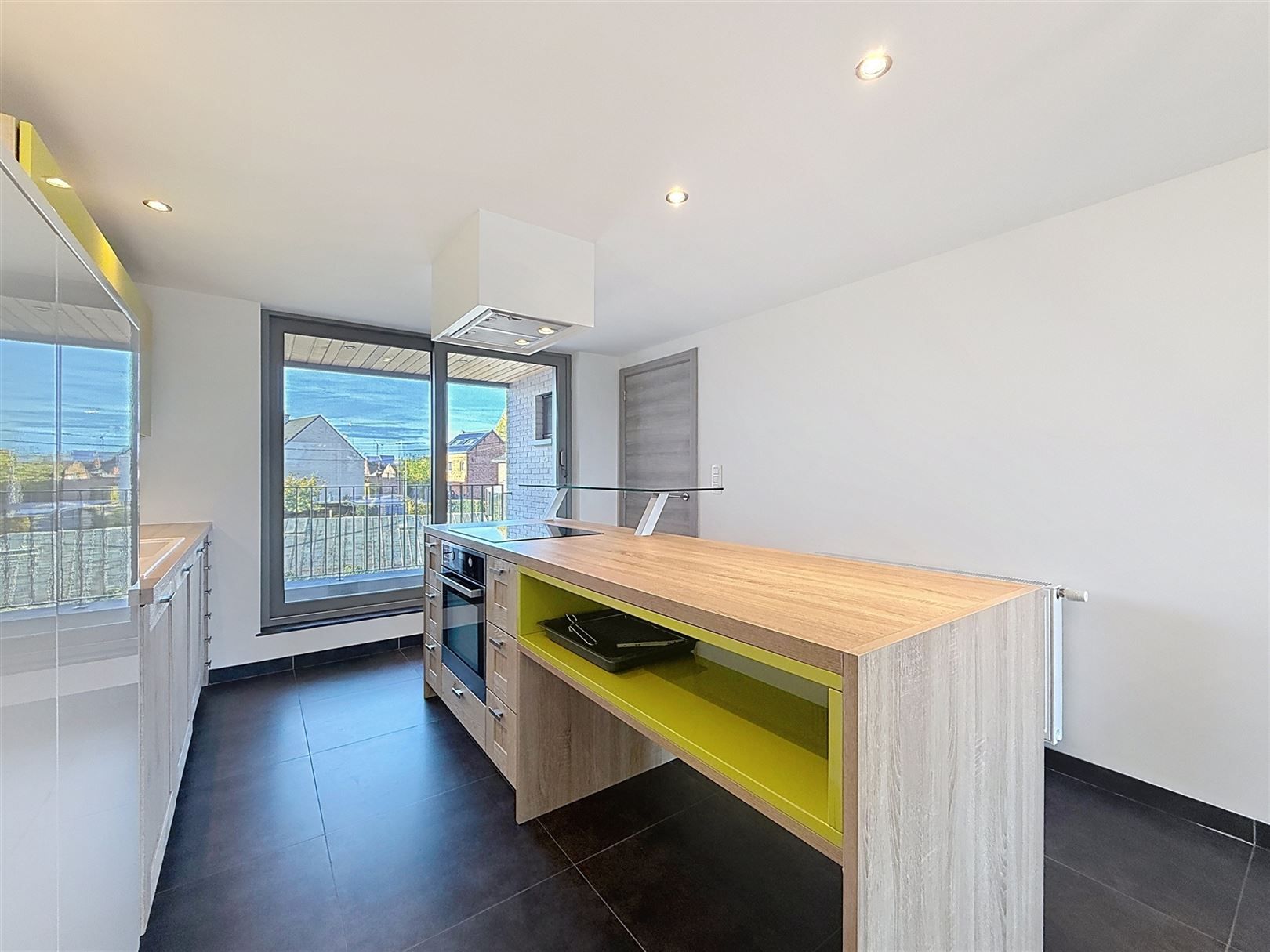 Mooi duplex app, 2 slpks, terrassen en parking foto 13