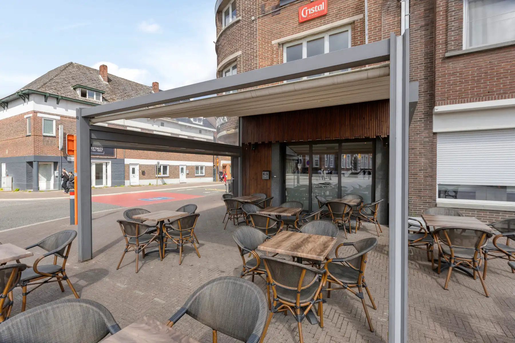 Taverne met appartement foto 15