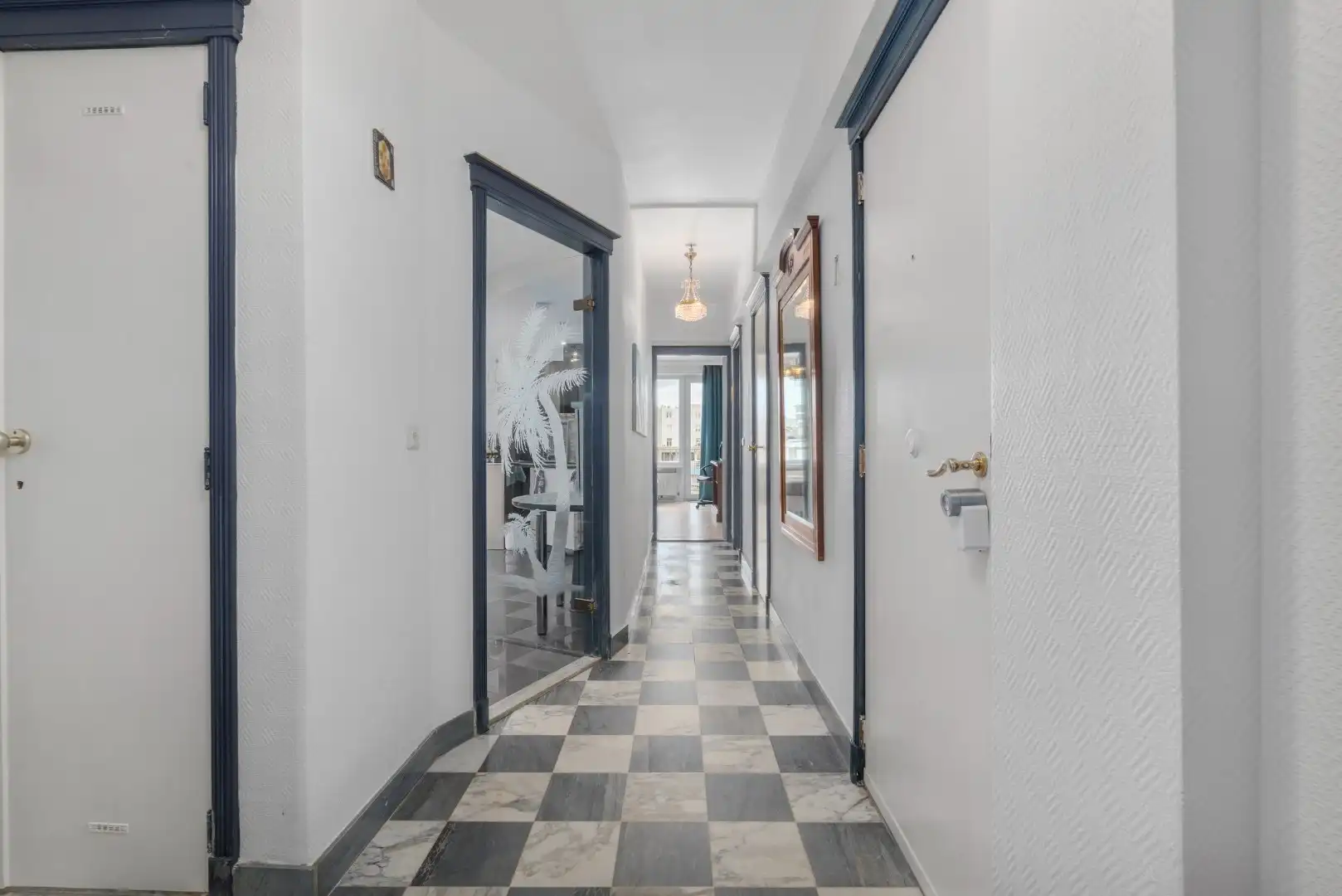 Appartement met 2 slaapkamers te koop in hartje Oostende – Wapenplein foto 9