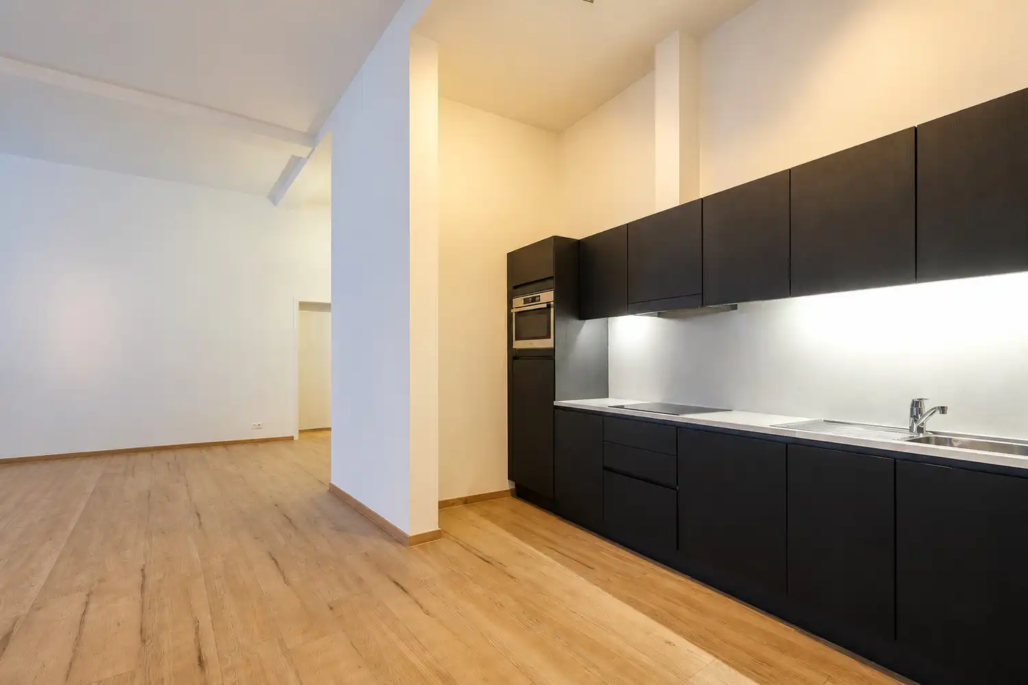 Ruim appartement aan de Grote Markt van Antwerpen foto 4