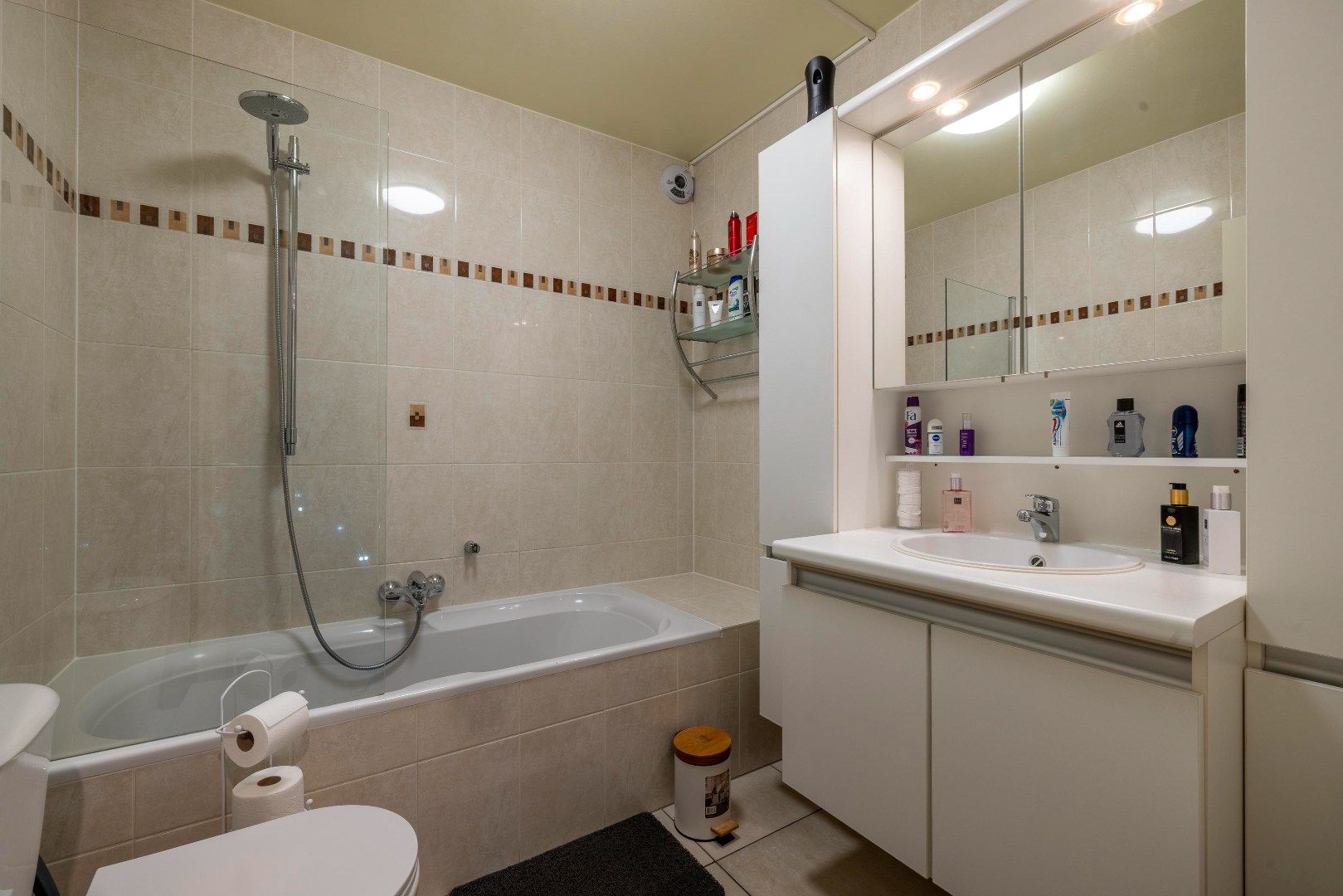 Instapklaar 2 slk app met balkon én inclusief garage foto 12