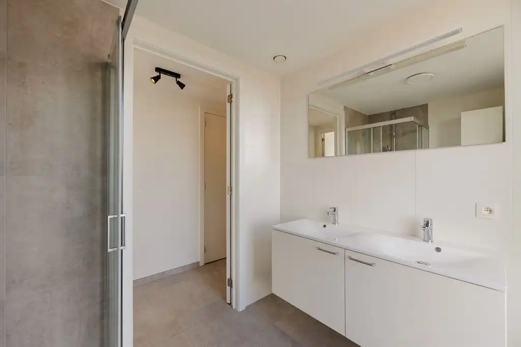 Nieuwbouwappartement met luxe terras foto 15