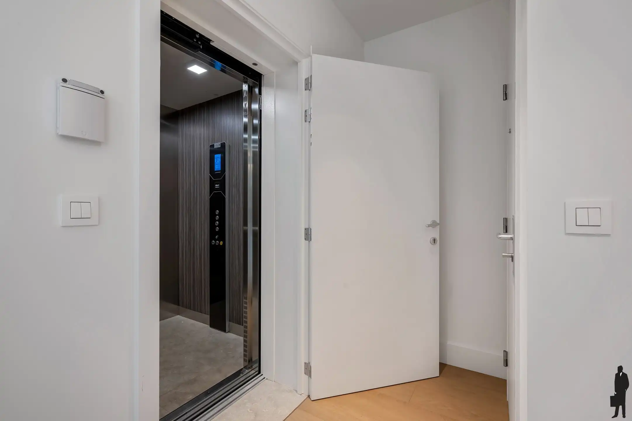 Residentie Mercuur: Penthouse van 237m² + 100m² aan terrassen foto 4