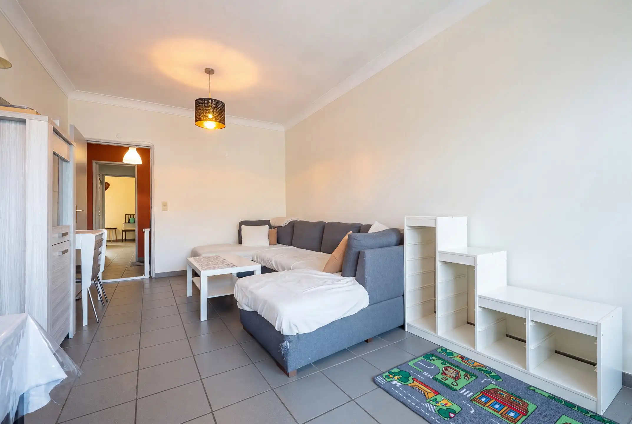 BERCHEM –Gerenoveerd 1-slaapkamerappartement met ZUID terras foto 2