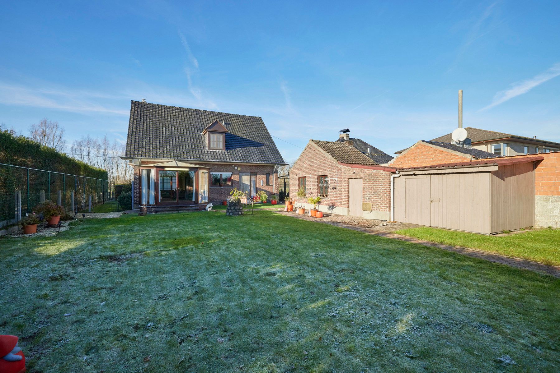 Hoofdfoto van de publicatie: Charmante open bebouwing met tuin en bijgebouw