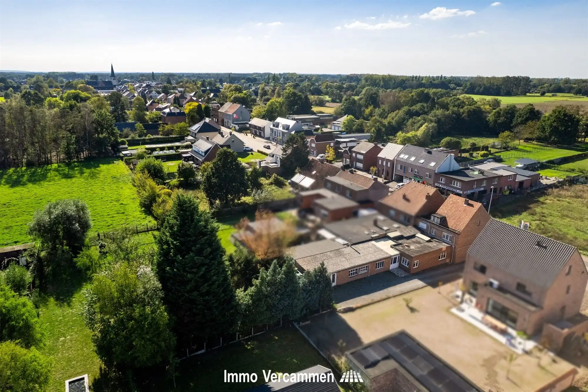 Te renoveren woning met commerciële ruimte in Schriek foto 13