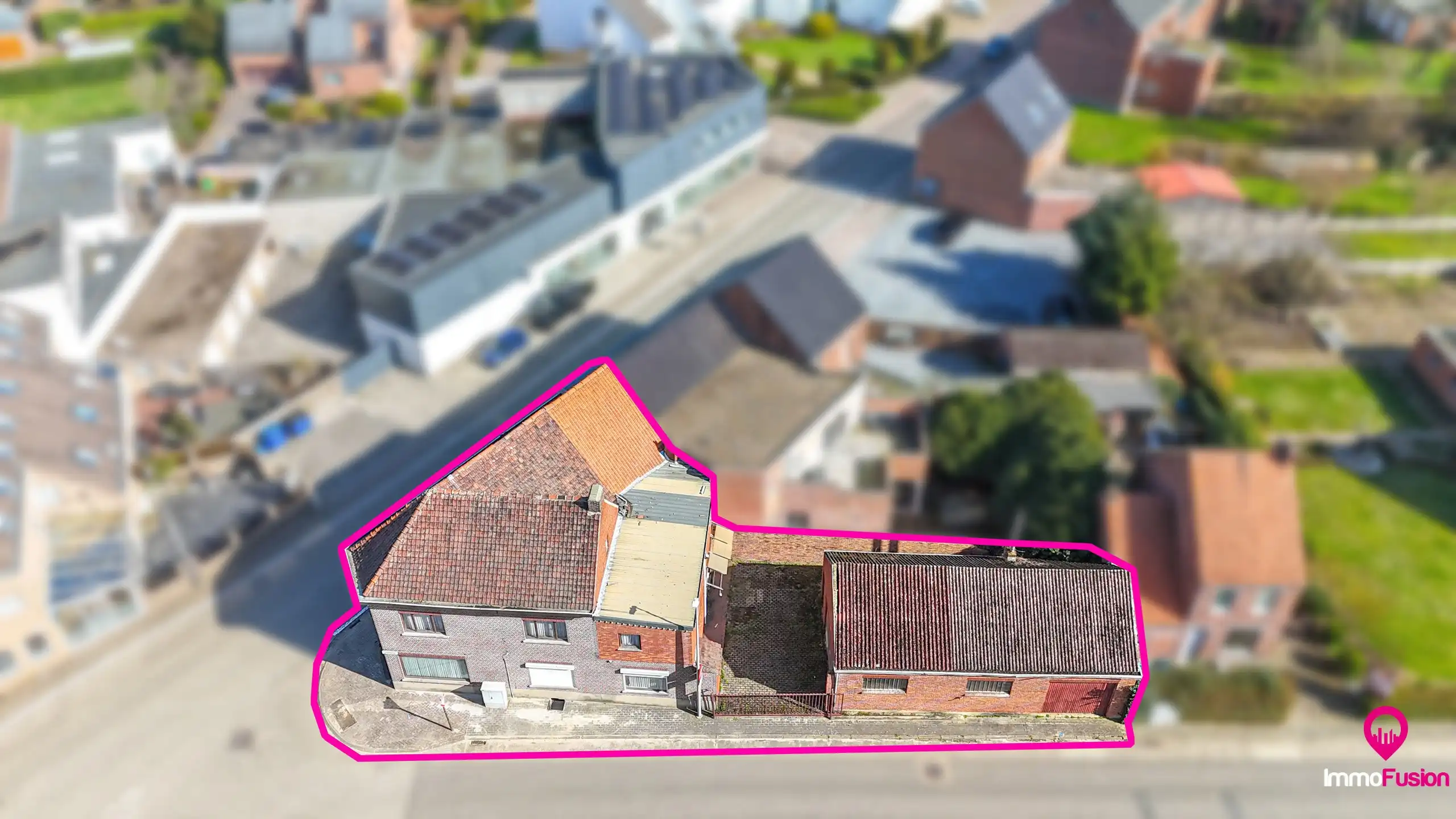Woning te renoveren met veel mogelijkheden in Ham! foto {{pictureIndex}}