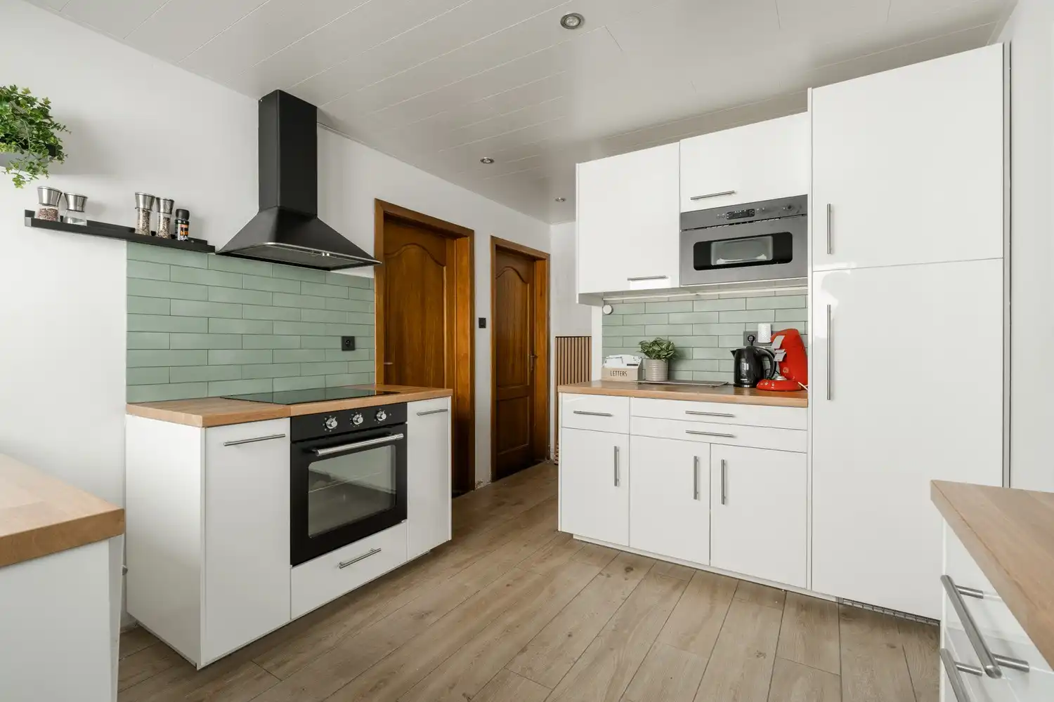 Karaktervolle woning met tal van mogelijkheden in het hart van Neerpelt foto 10