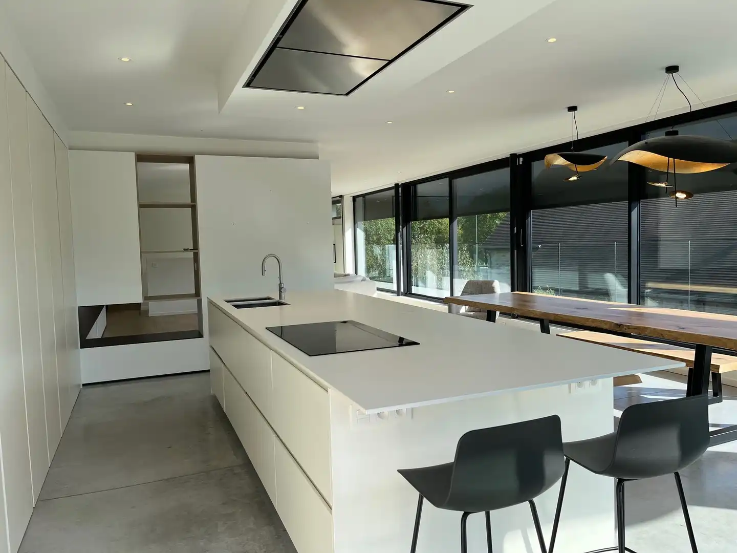 Recent gebouwde, energiezuinige villa gelegen in een rustige dreef van een centraal gelegen villawijk te Knokke-Heist. foto 9
