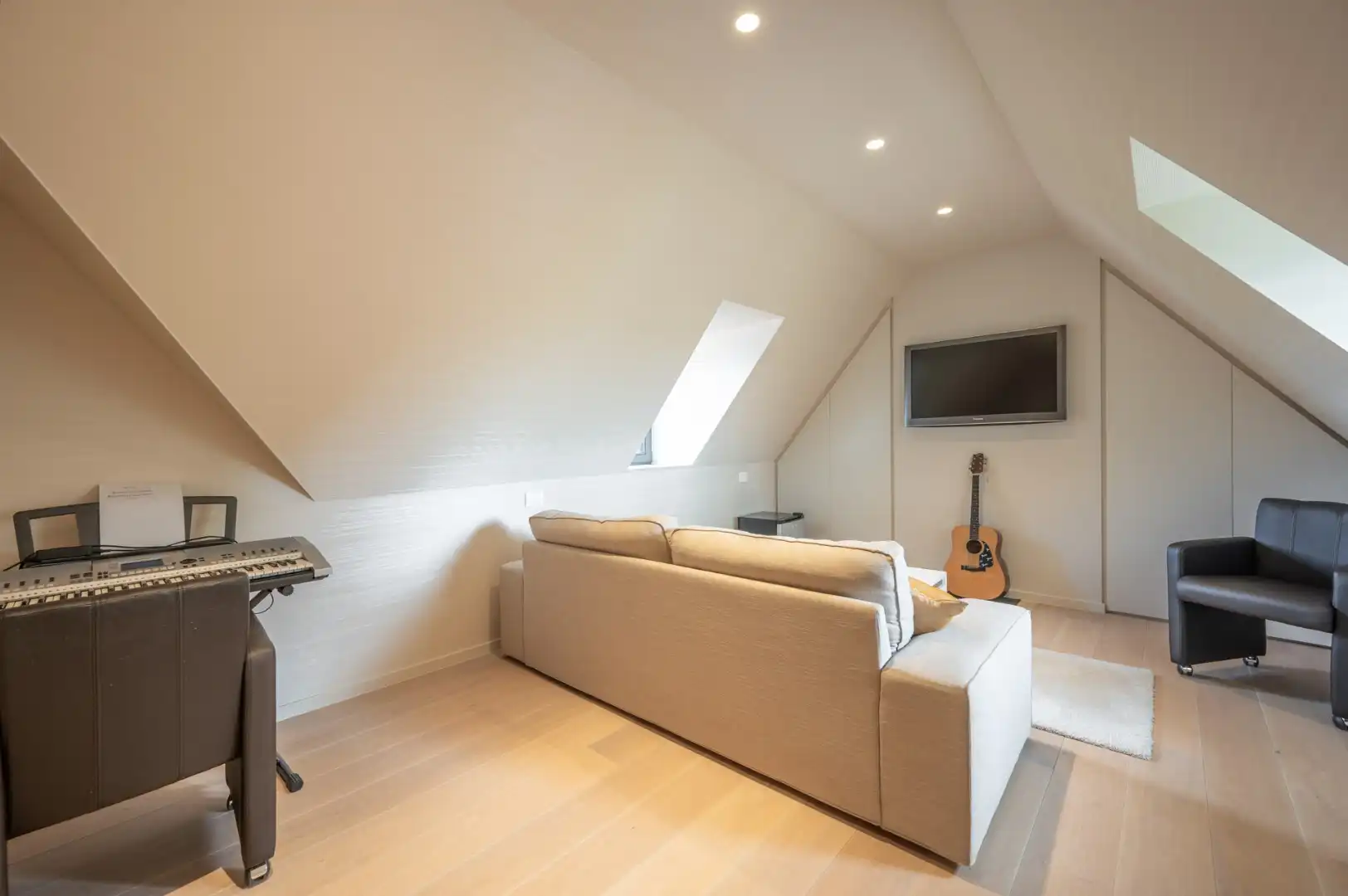 Exclusieve koppelvilla met hoogwaardige afwerking in het prestigieuze Duinenwater foto 32