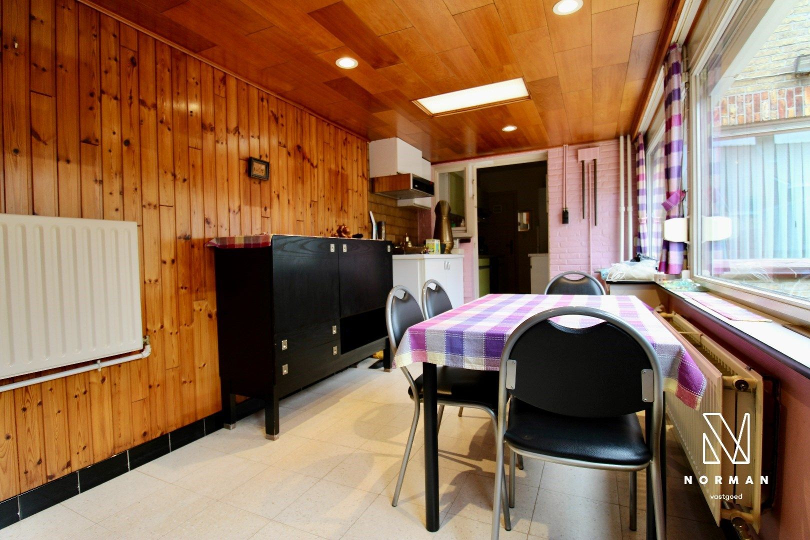 Woning op rustige ligging met uitweg en garage. foto 5