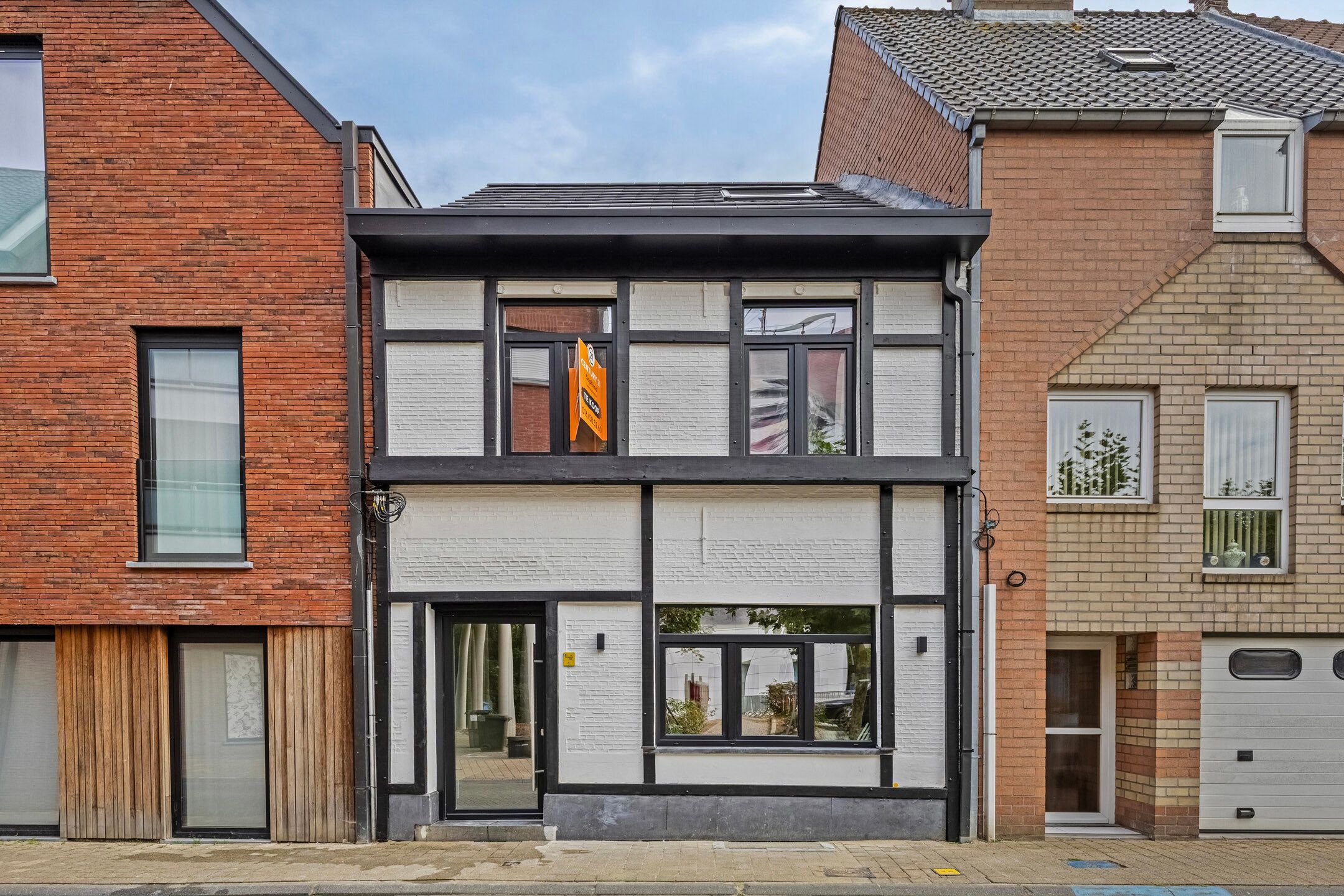 Prachtig gerenoveerde woning (met eventuele handelsruimte) foto 2