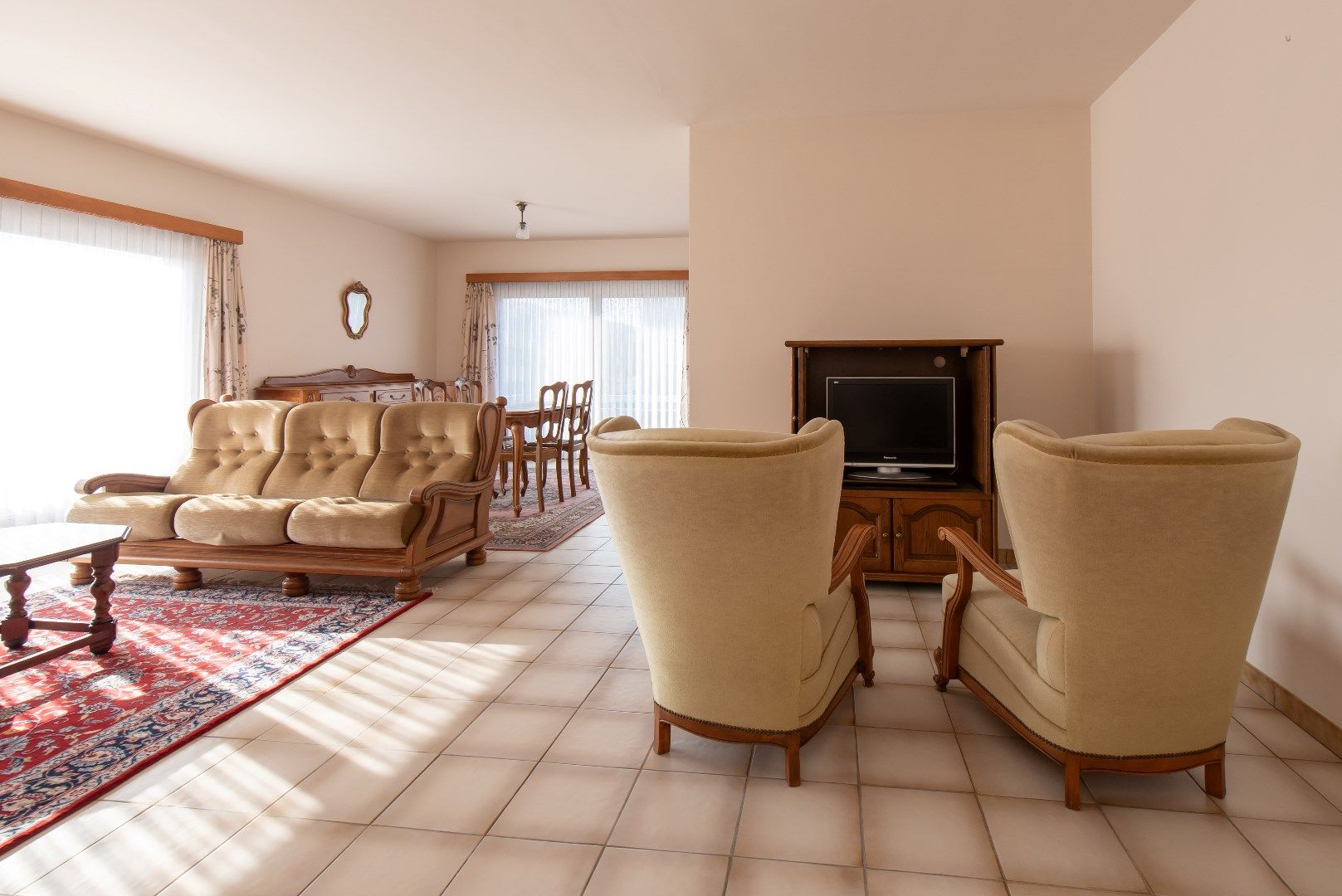 Mooi instapklaar 2 slaapkamer appartement in Raversijde met zijdelings zicht op zee foto 3