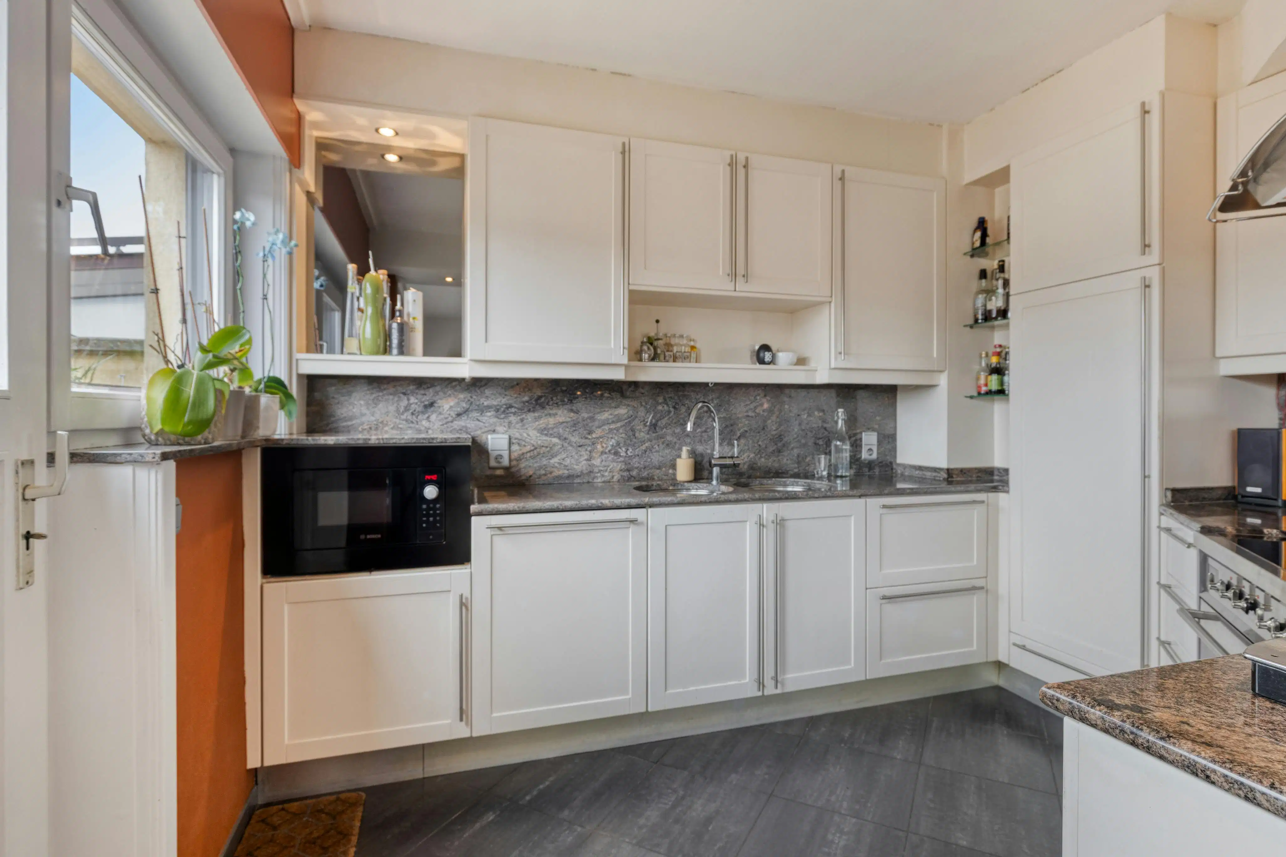 Halfopen woning te koop in doodlopende straat te St-Michiels foto 9