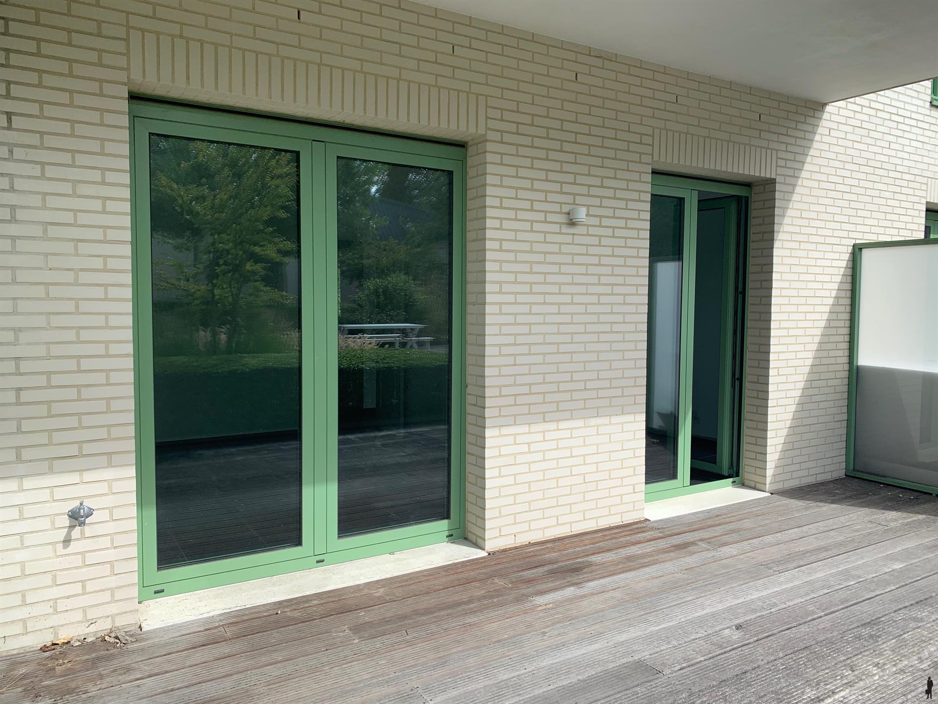 2-slaapkamer appartement op het gelijkvloers met terras foto 9