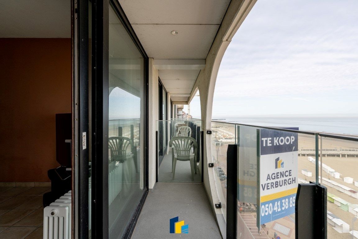 Charmant en ruim appartement met panoramisch zeezicht foto 7