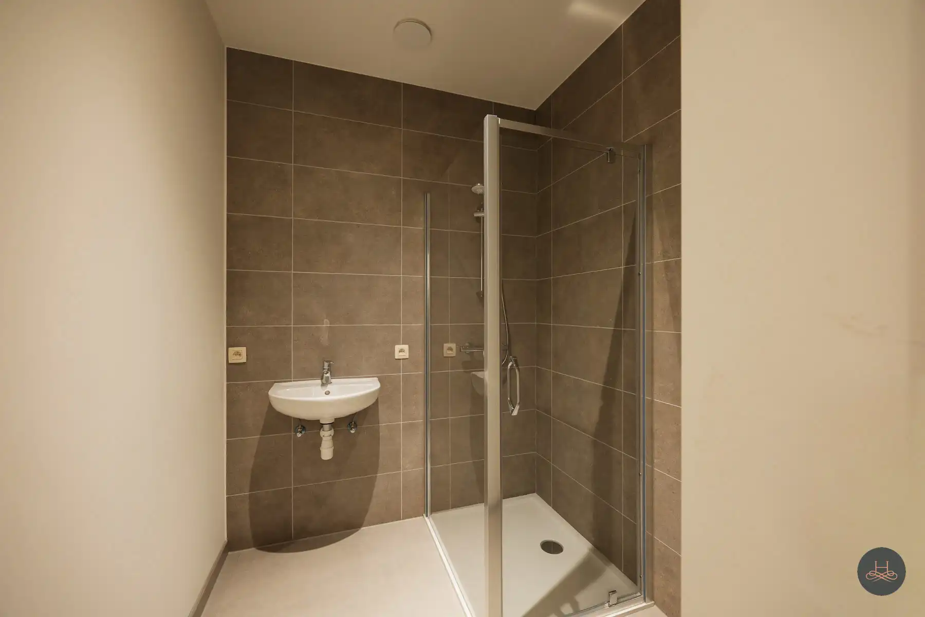 Gerenoveerd en zeer energiezuinig appartement met tof terras foto 17