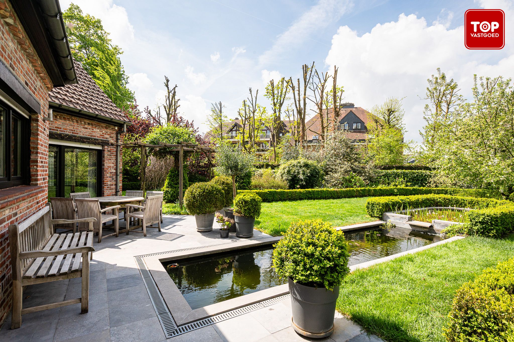 Exclusieve gezinswoning met een prachtige tuin, vijver en bureauruimte in groen Gentbrugge foto 27
