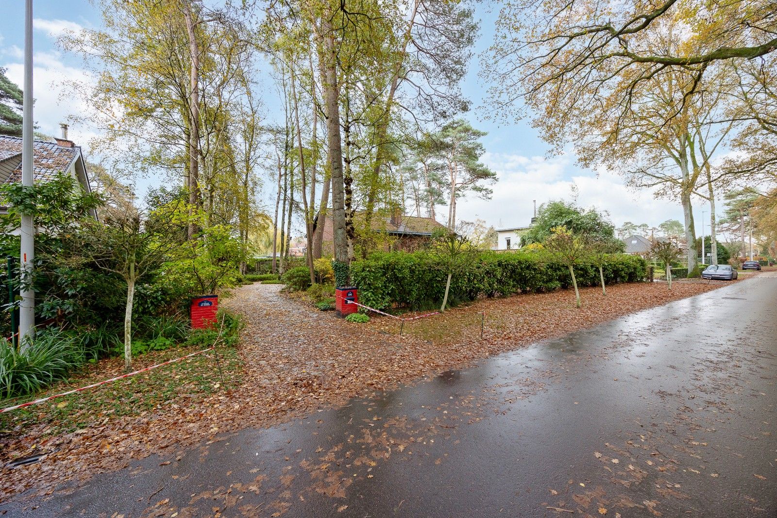 Open bebouwing met grote garage of magazijn, gelegen volledig in het groen en ingericht met een 'charme-authentiek-interieur' foto 15