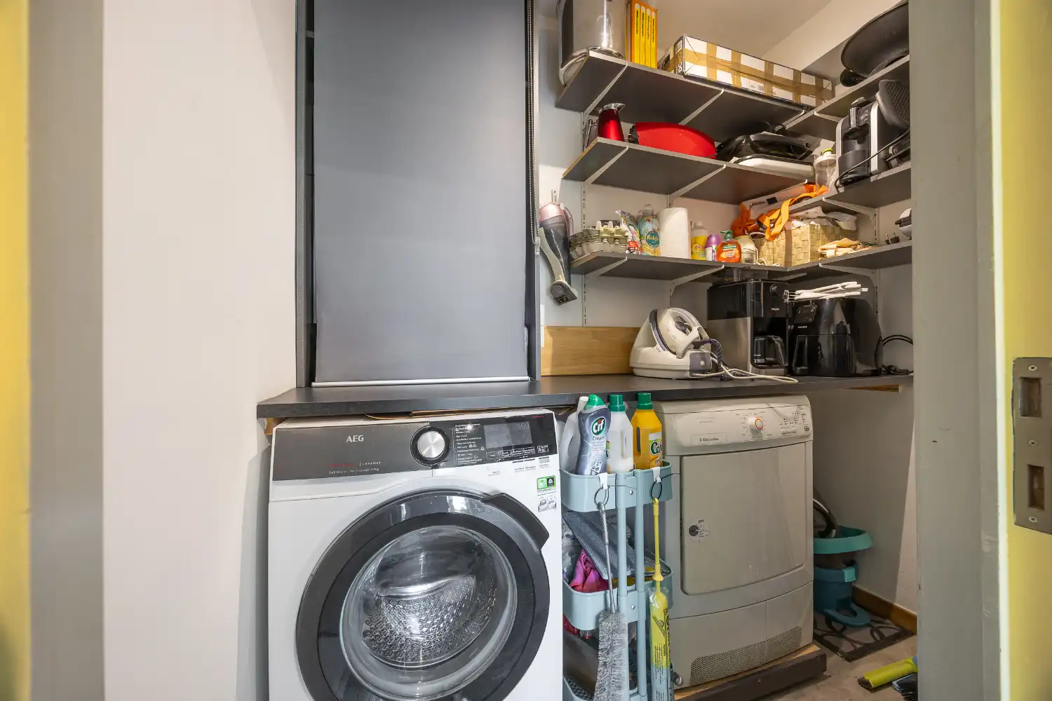 Ruim 3-slaapkamer appartement met garage te koop in Oostende foto 13