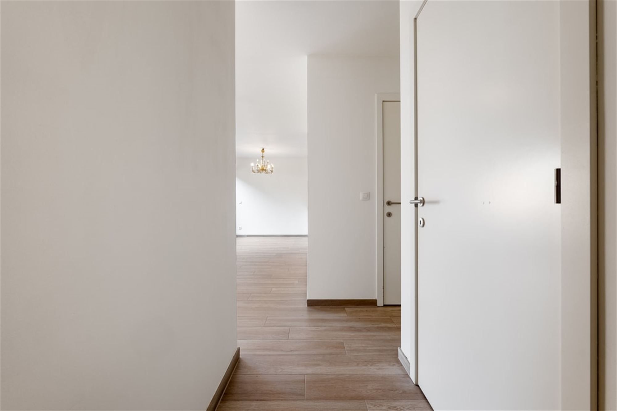KNAP 1 SLK APPARTEMENT MET RUIM TERRAS OP CENTRALE LIGGING IN SINT-TRUIDEN  foto 8