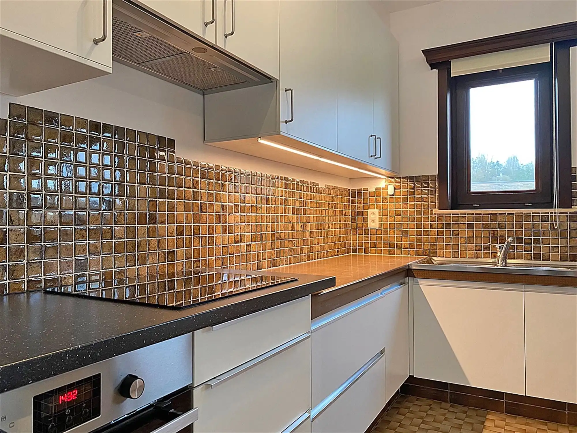 Ruime DORPSWONING met 3 SLAAPKAMERS, GARAGE & TUIN/TERRAS foto 9