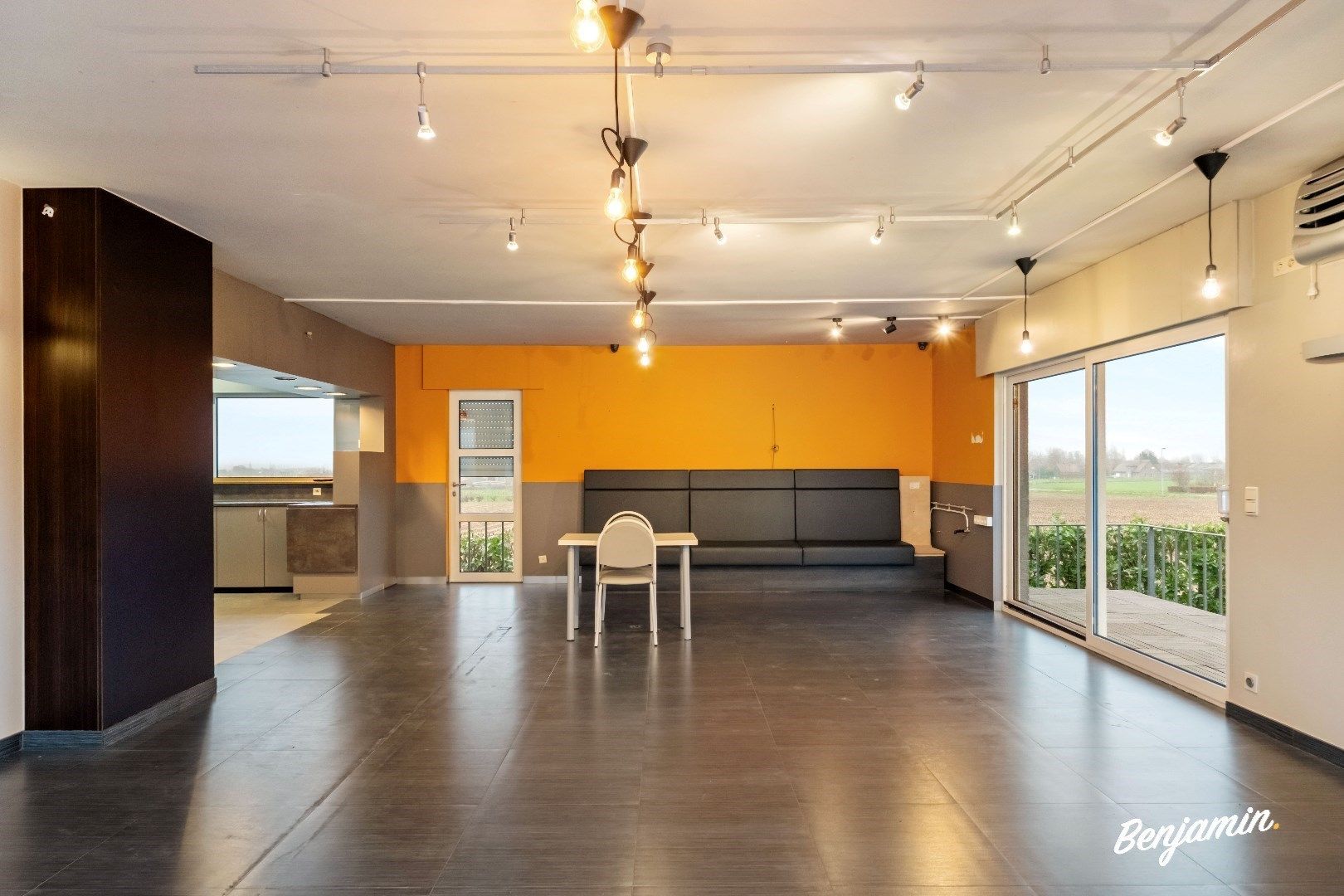 Villa met handelsruimte op ideale ligging in Moorsele/Dadizele foto 10